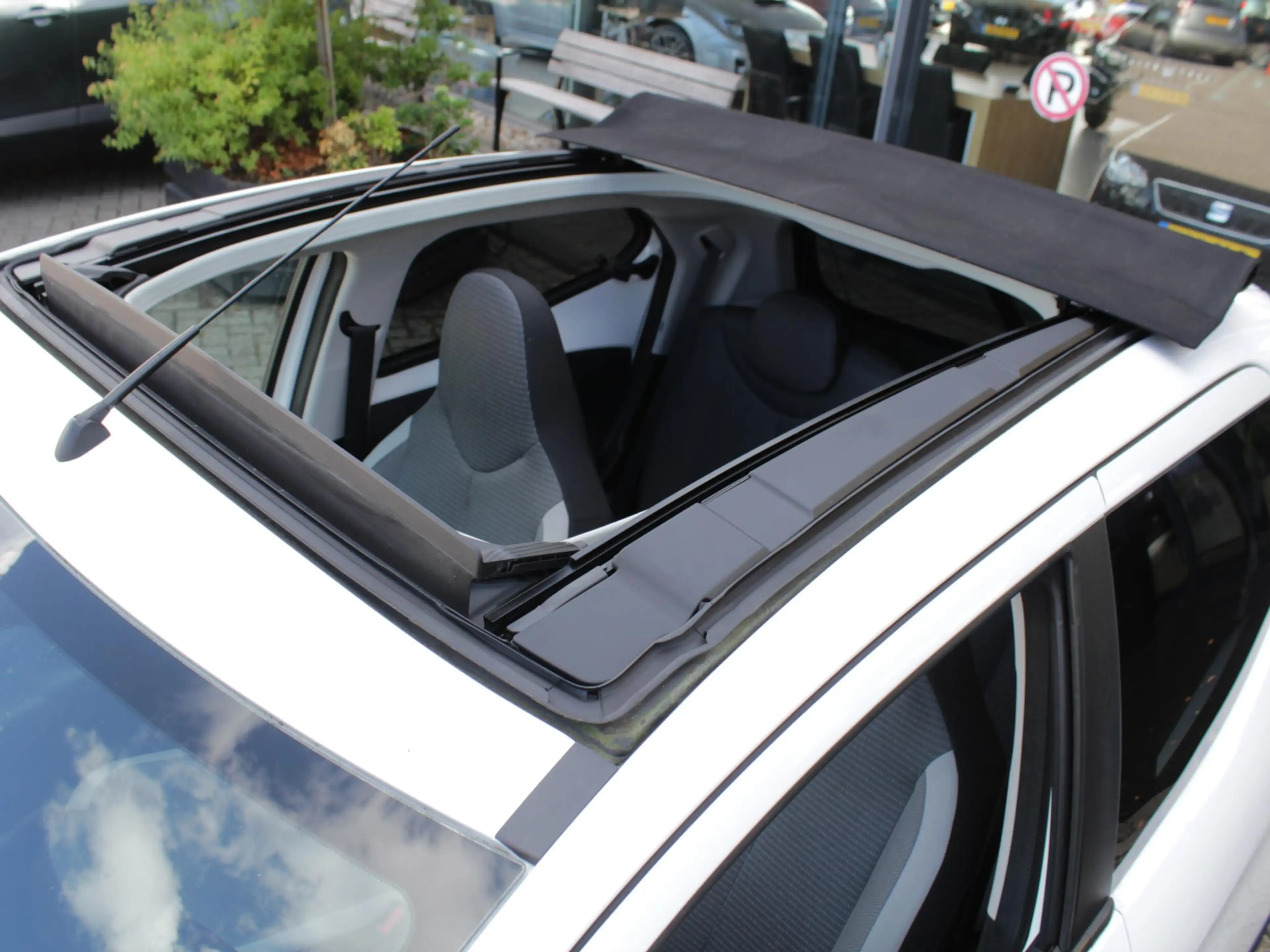 Toyota Aygo 1.0 VVT-i x-joy cabrio Automaat | Carplay / Androi — photo 11