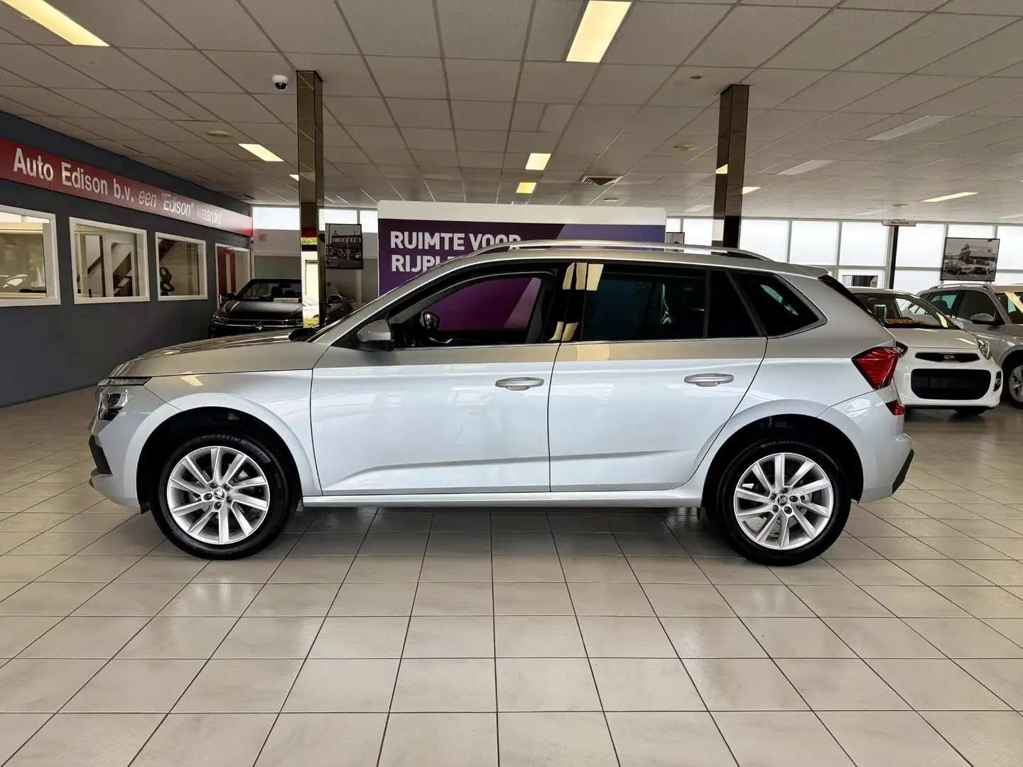 Skoda Kamiq 1.0 TSI Selection DSG 116PK *APP*LM17*CRUISE* Grijs - 2