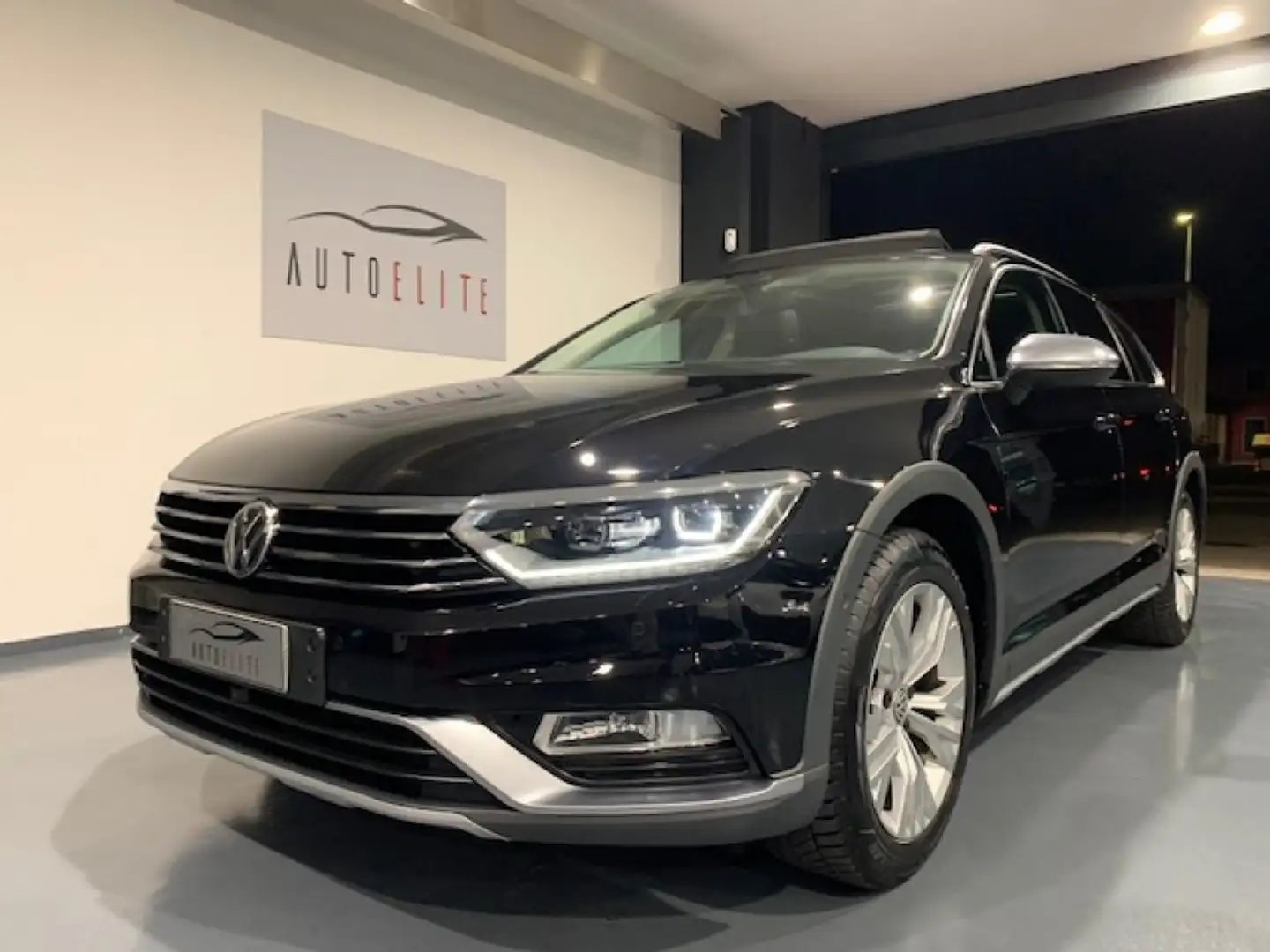 Volkswagen Passat Business Alltrack 2.0 BiTDI 240 CV 4MOT DSG Exec. Negro - 1