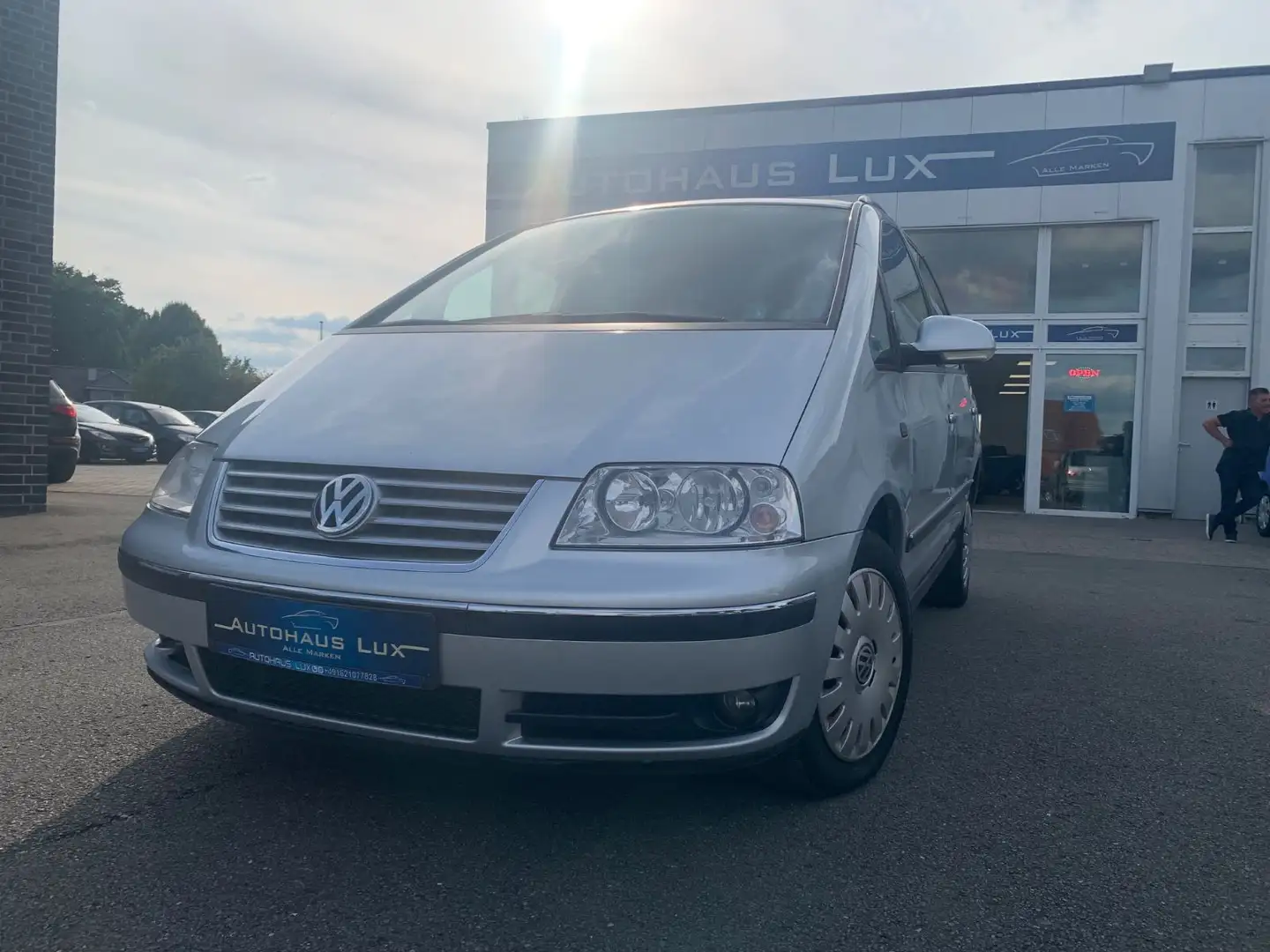 Volkswagen Sharan United 2.0/TÜV NEU/AHK Silber - 1