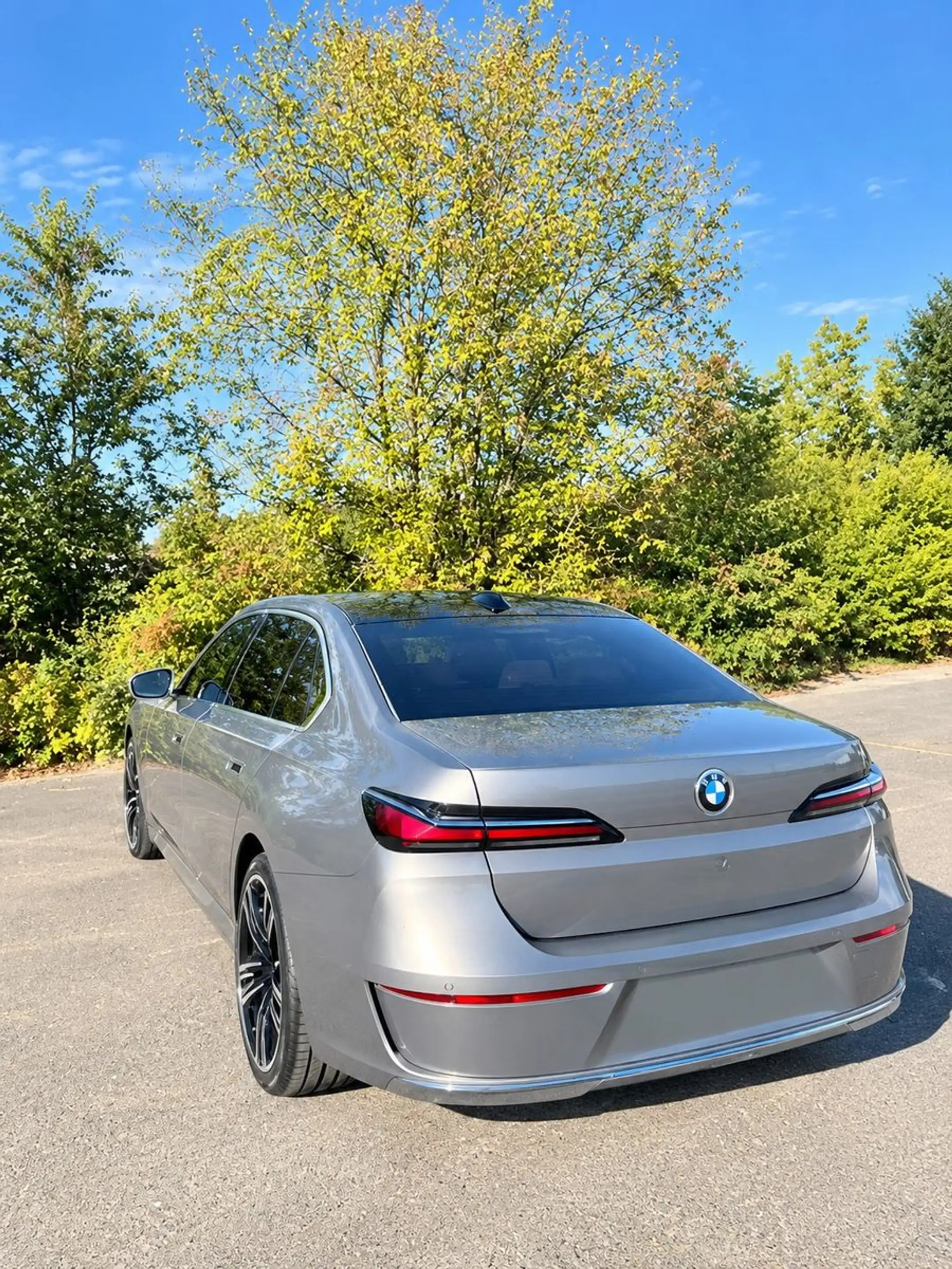 BMW 740 d xDrive Top Ausstattung NP 168.000 — photo 2