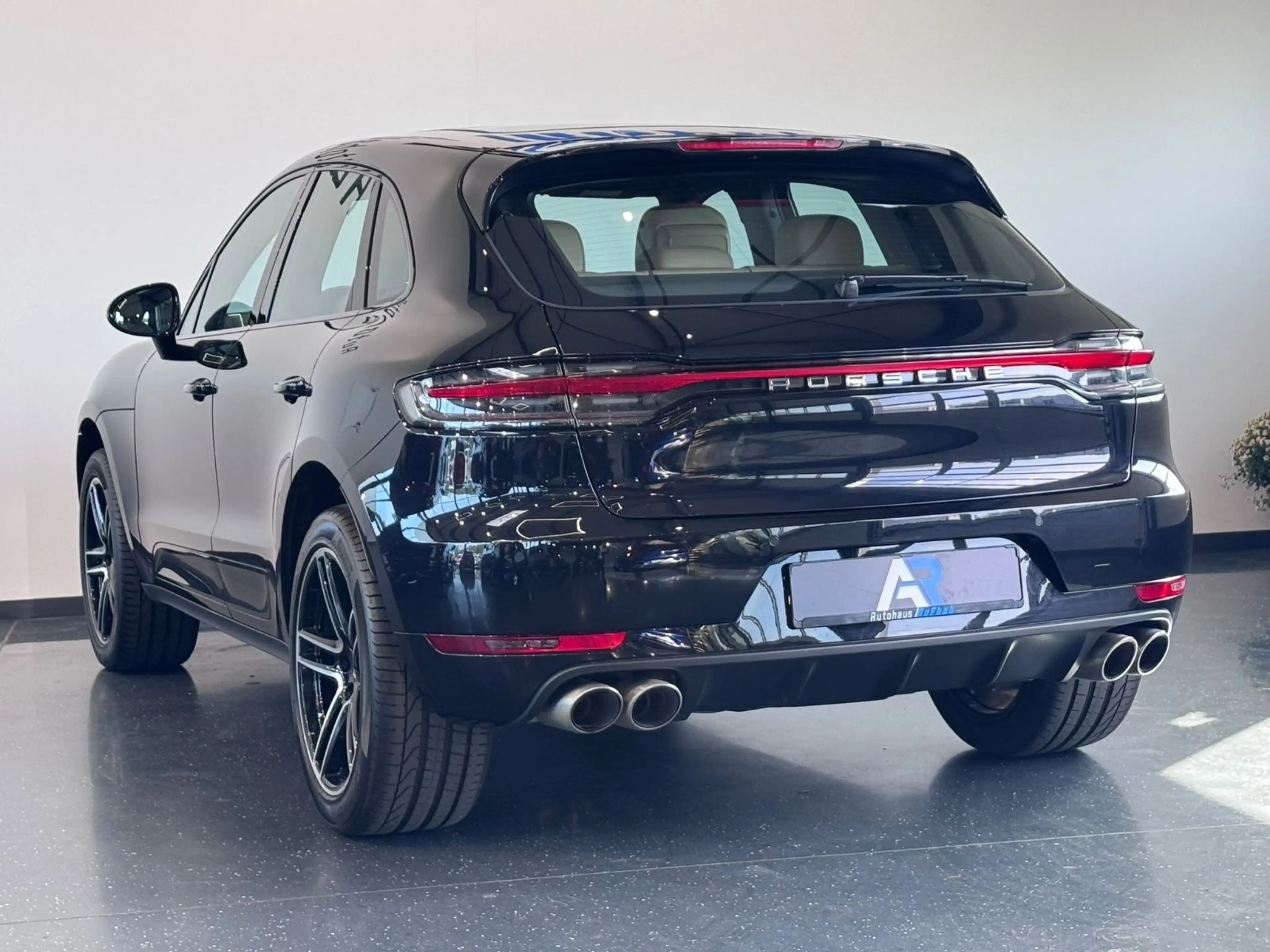 Porsche Macan S 3.0 V6*ACC*PANO*SHZ*PDC*1-HAND*DEUTSCH* — photo 11