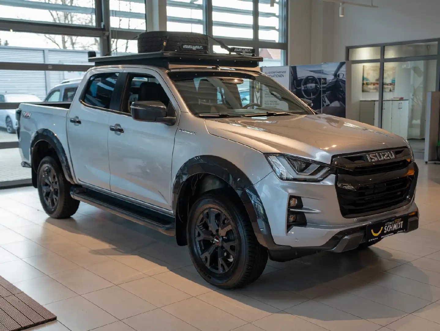 Isuzu D-Max Double Cab 4WD V-CROSS Silber - 2