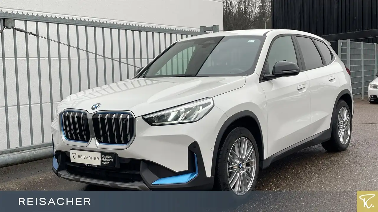 BMW iX1