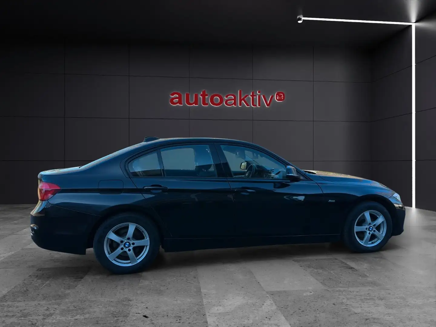 BMW 318 d Sport Line/LED/Navi/PDC/Alu/Profess./EU 6 Noir - 1