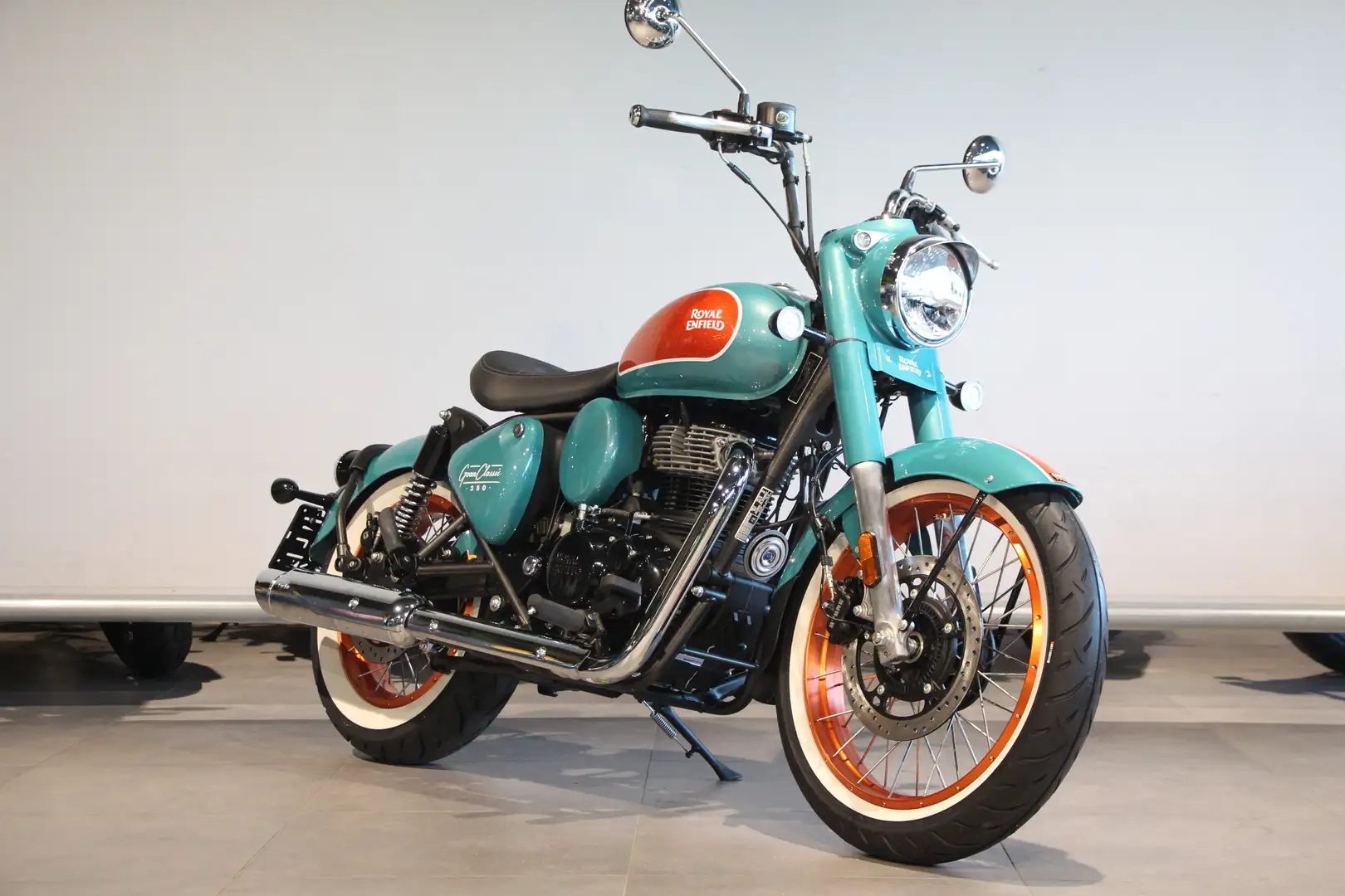 Royal Enfield Classic 350 Groen - 2