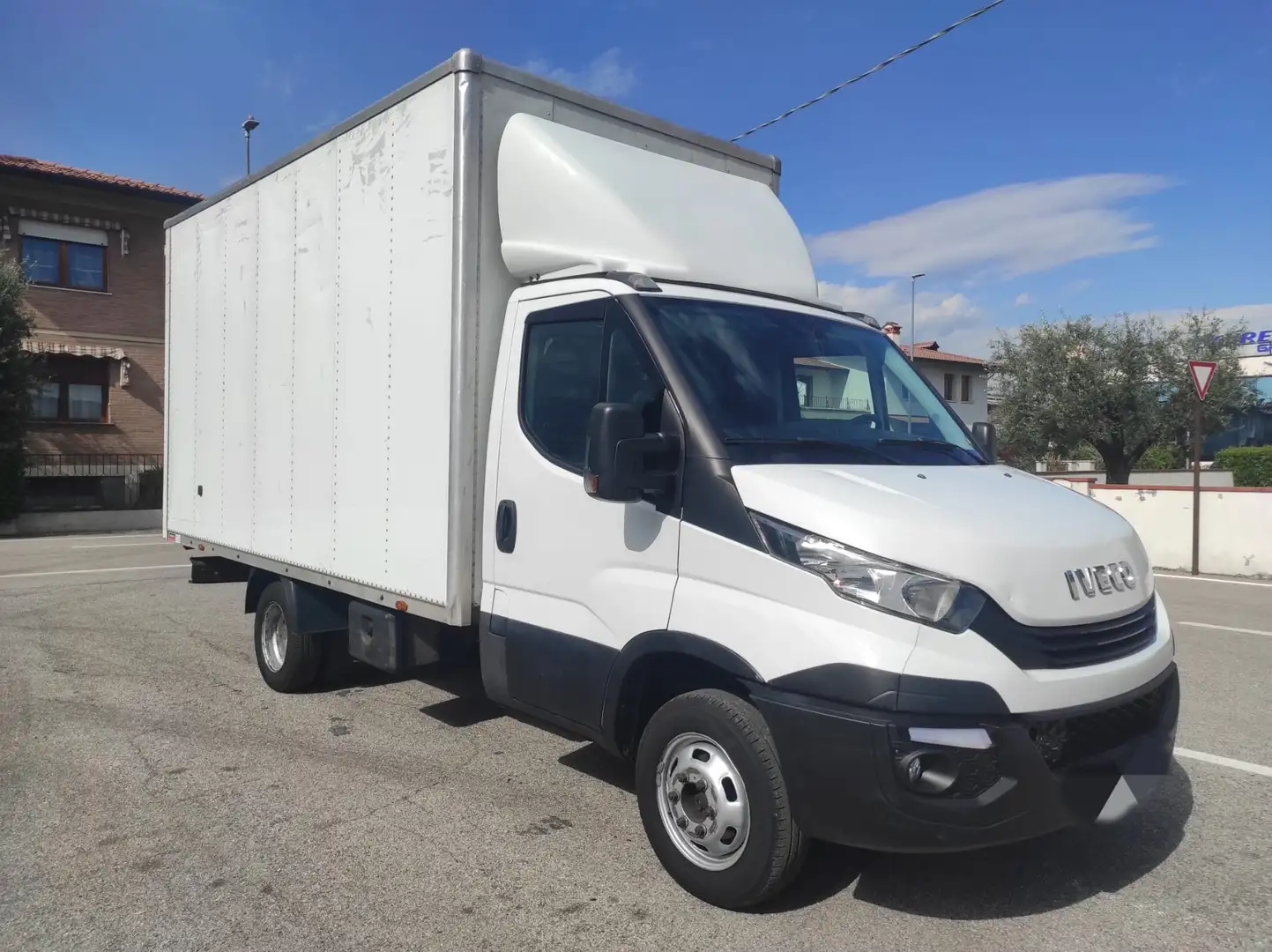 Iveco Daily 35C14 EURO6 Weiß - 1