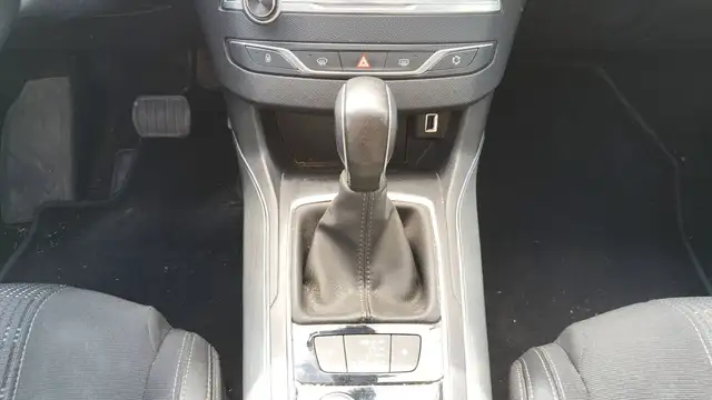 Peugeot 308 view 13