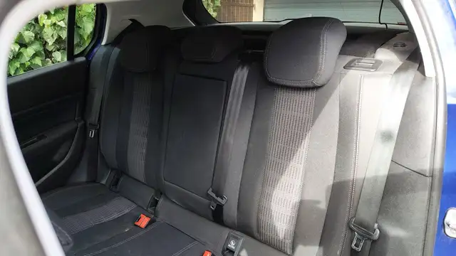 Peugeot 308 view 9
