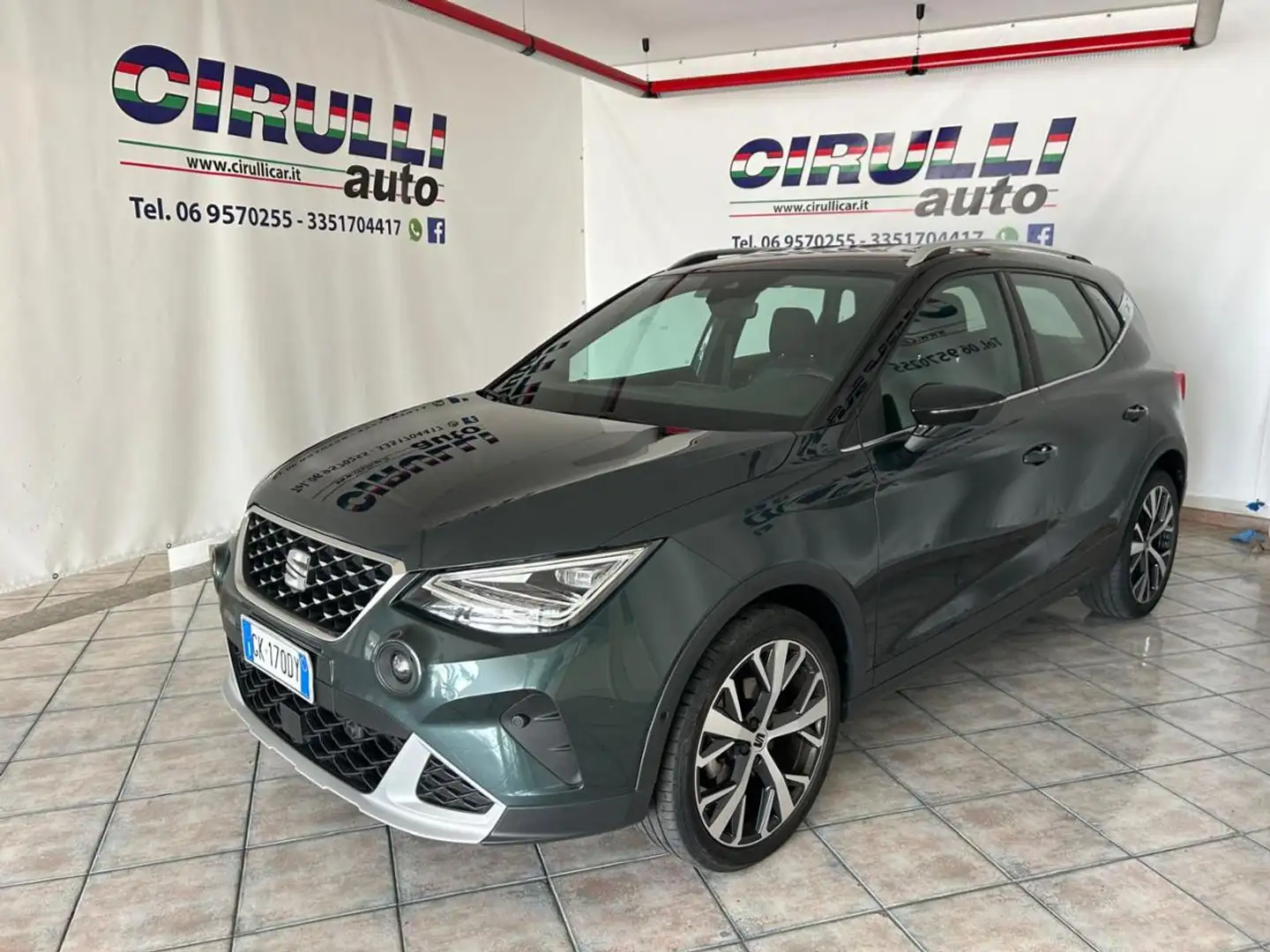 SEAT Arona 1.0 90 cv TGI XPERIENCE Grün - 1