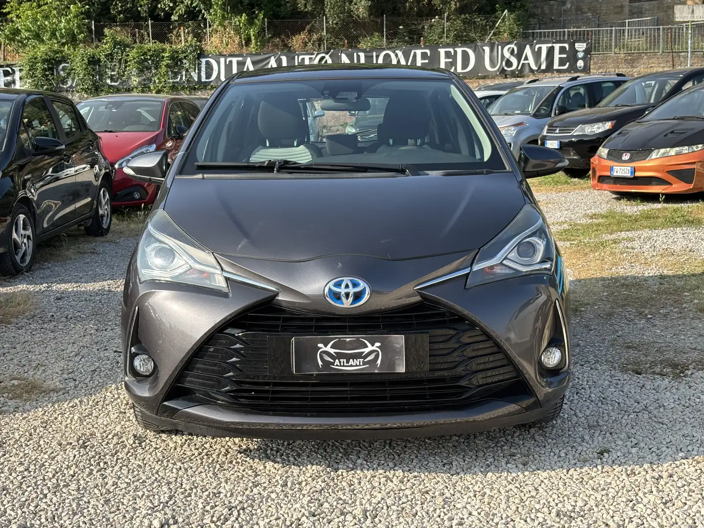 Toyota Yaris 5p 1.5h Team Gris - 2