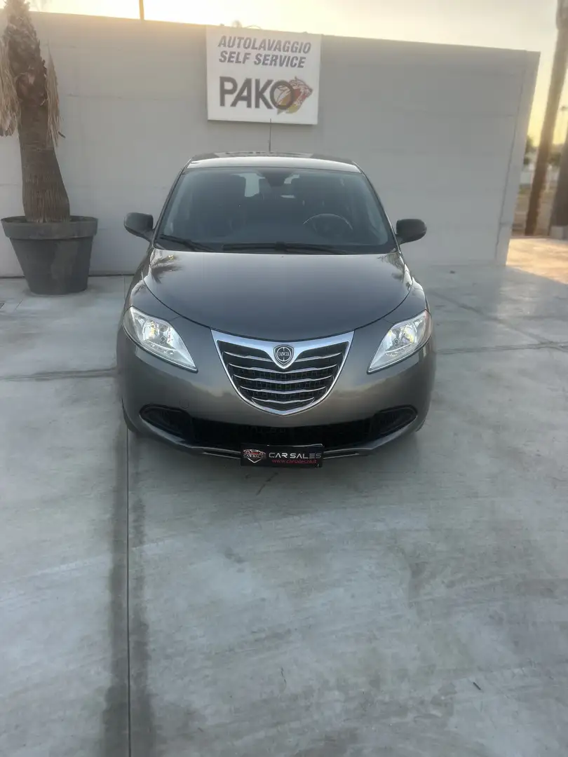 Lancia Ypsilon 1.2 8v Elle ecochic Gpl 69cv - 1