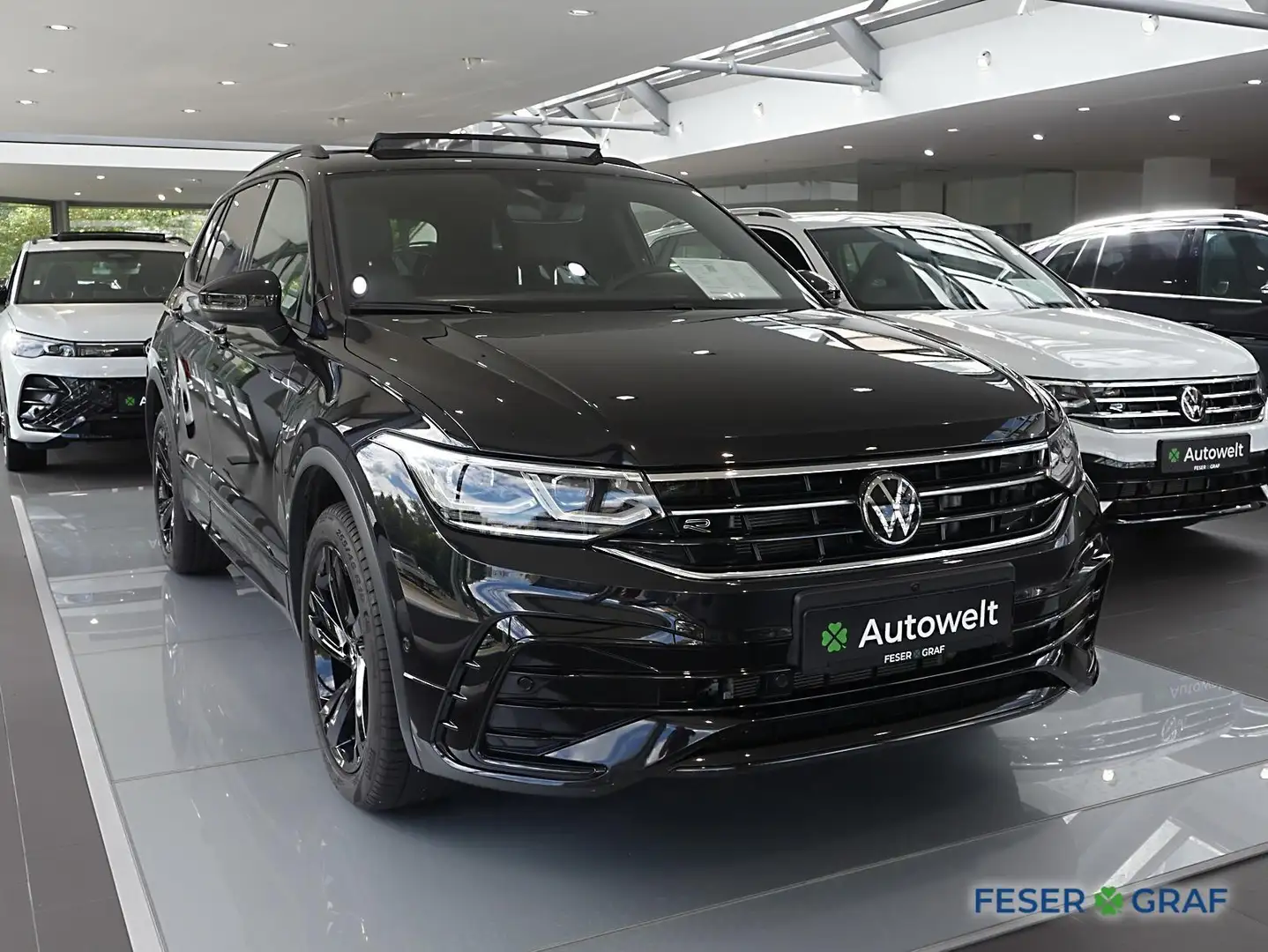 Volkswagen Tiguan Allspace R-Line 4 Motion 2.0 TDI Pano,LED Zwart - 2