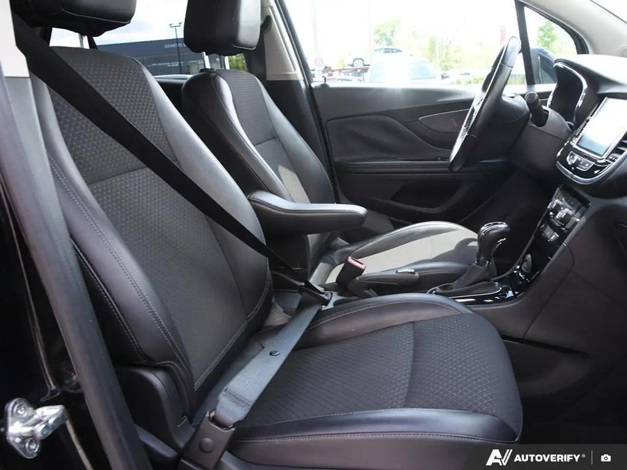 Buick Encore снимка Buick Encore