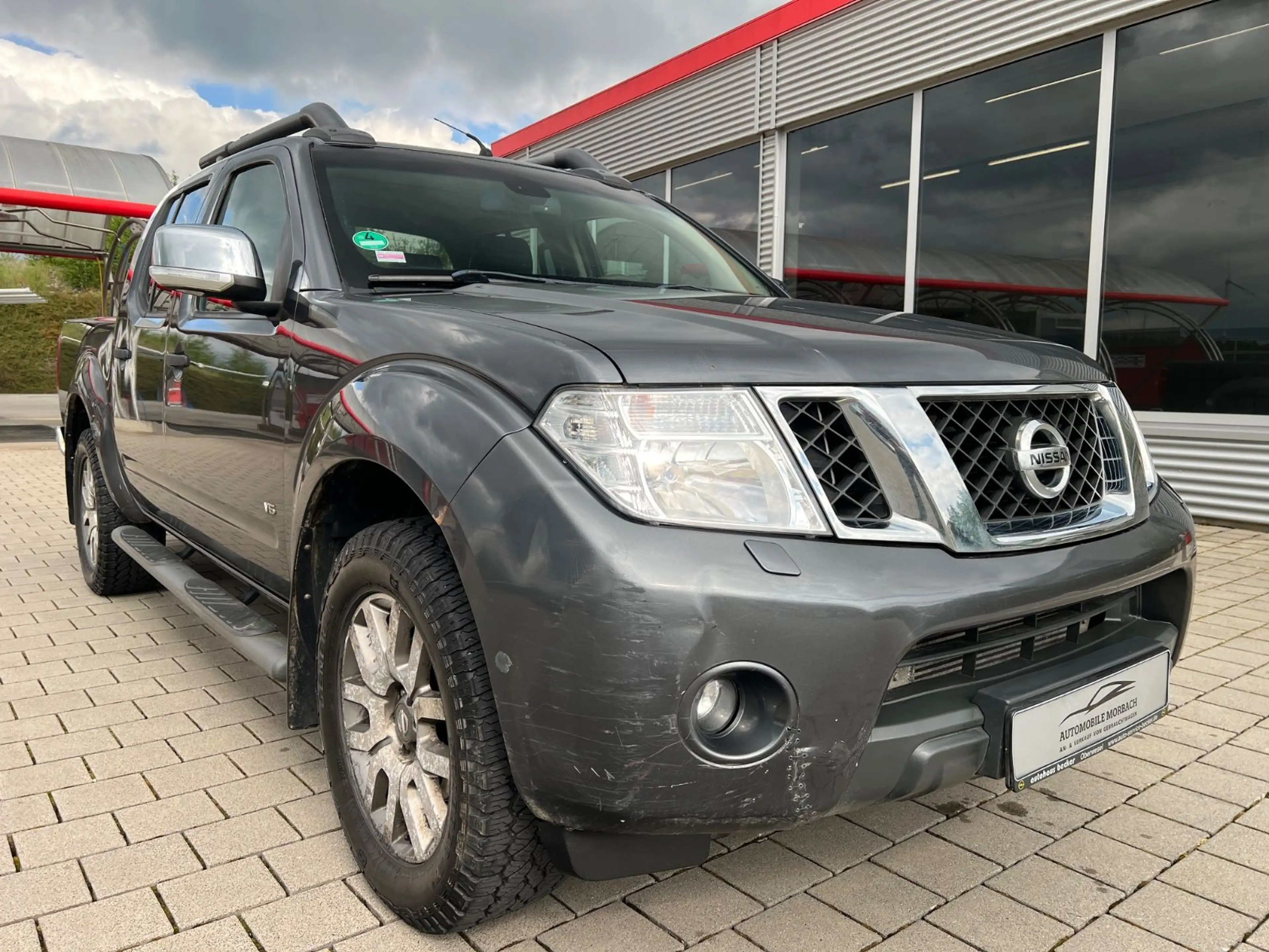 Nissan Navara Pickup Double Cab LE V6 4X4*NAVI*R-CAM*LM — photo 2