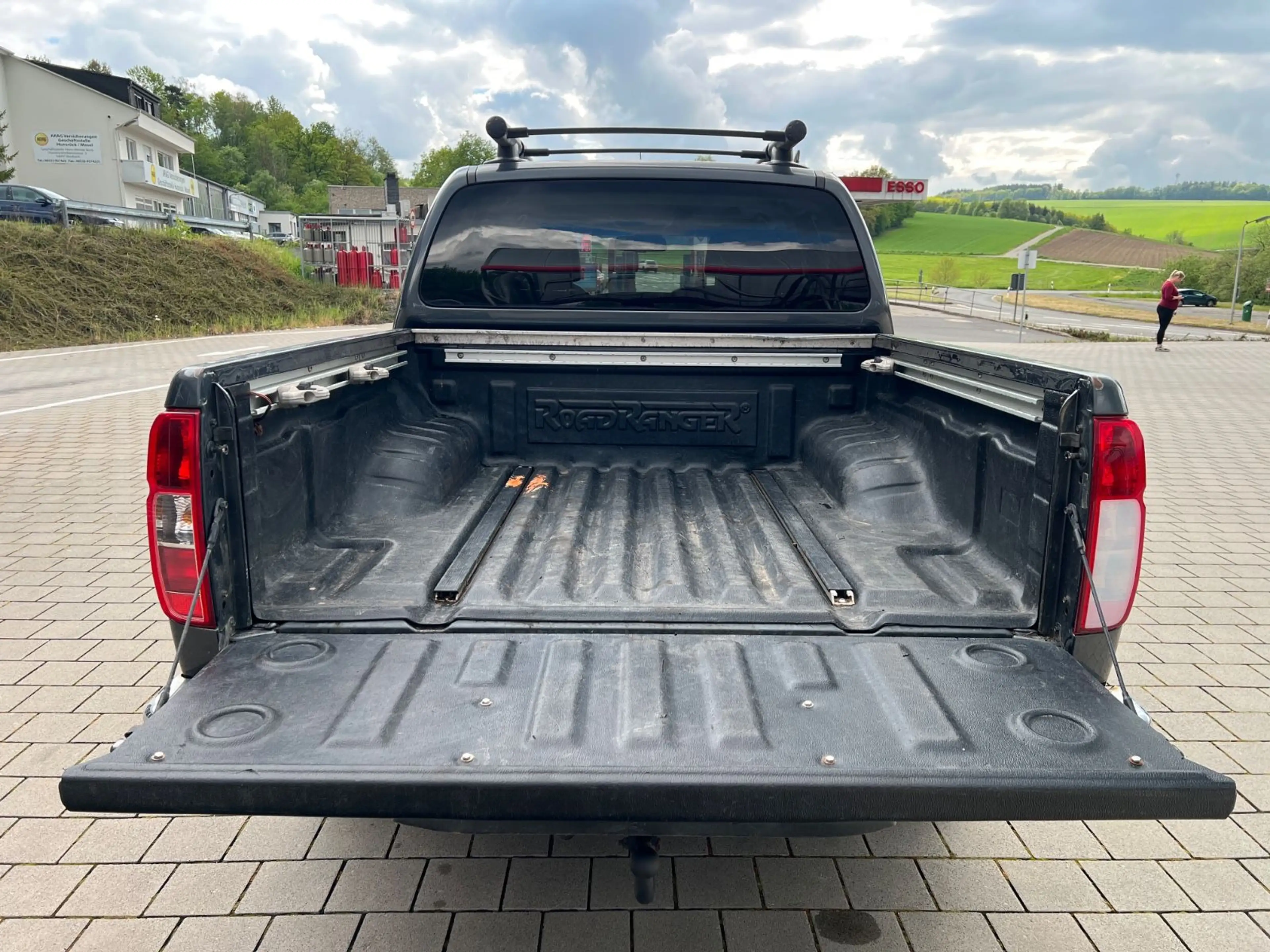 Nissan Navara Pickup Double Cab LE V6 4X4*NAVI*R-CAM*LM — photo 13