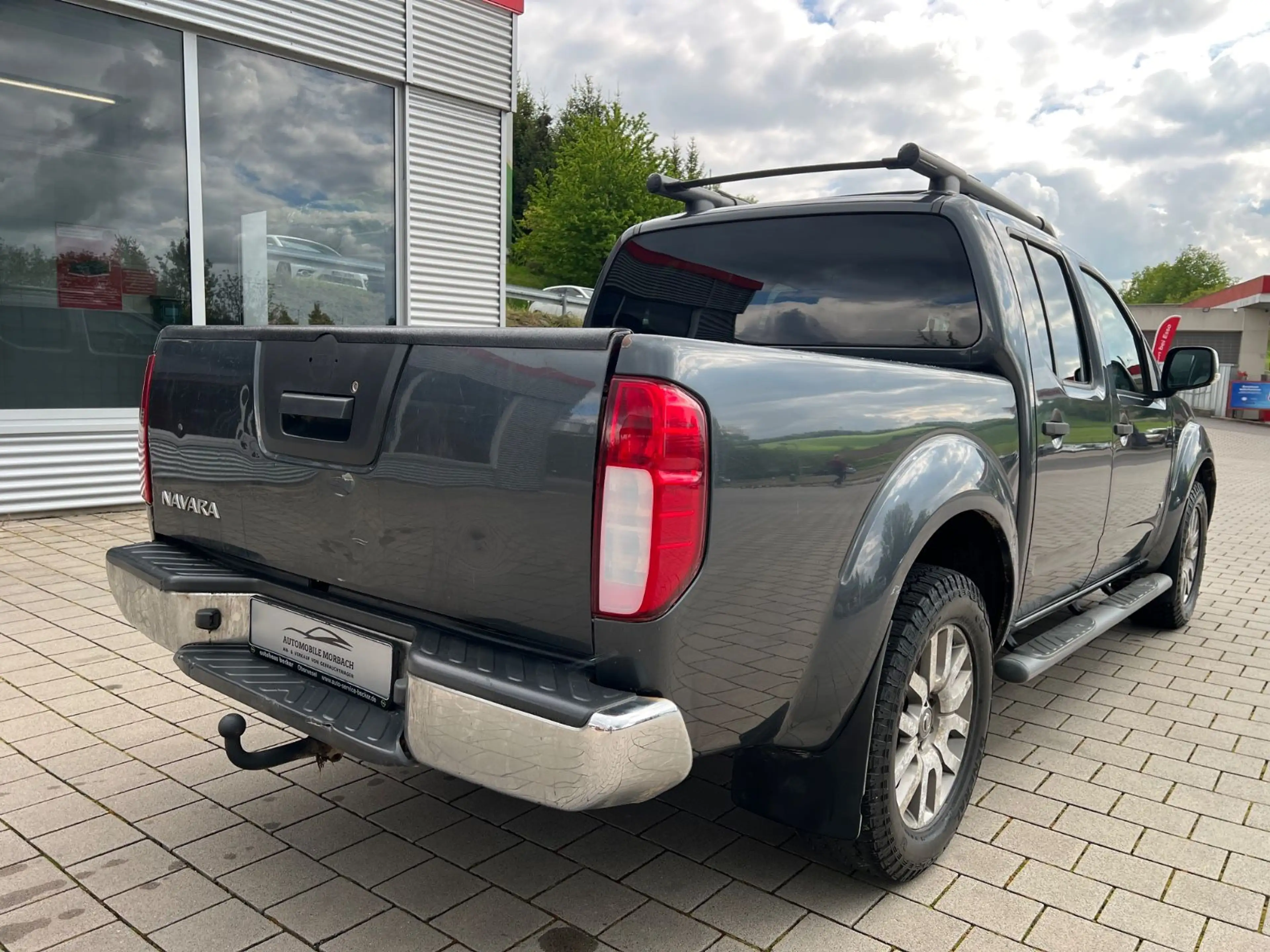 Nissan Navara Pickup Double Cab LE V6 4X4*NAVI*R-CAM*LM — photo 10