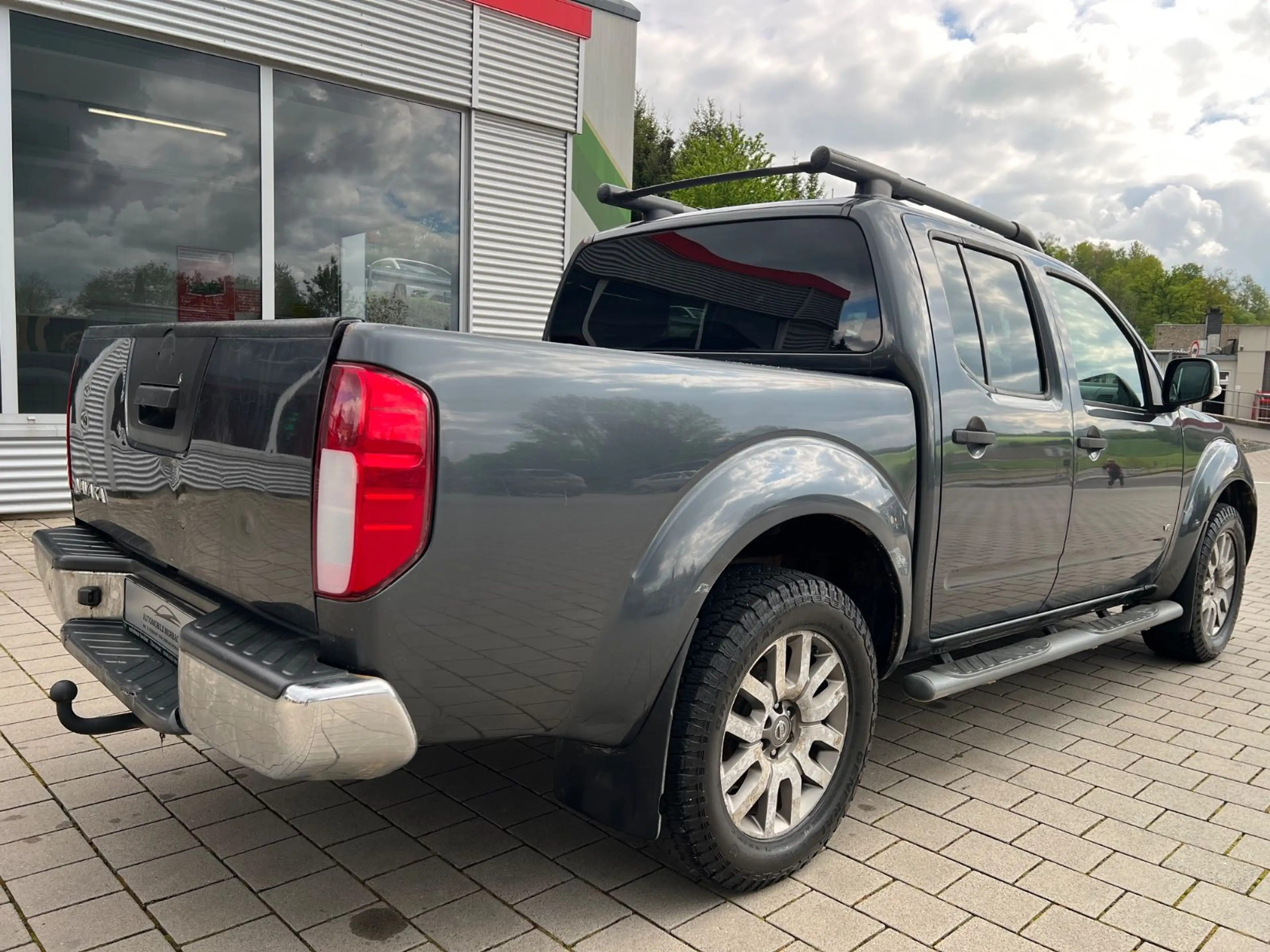 Nissan Navara Pickup Double Cab LE V6 4X4*NAVI*R-CAM*LM — photo 11