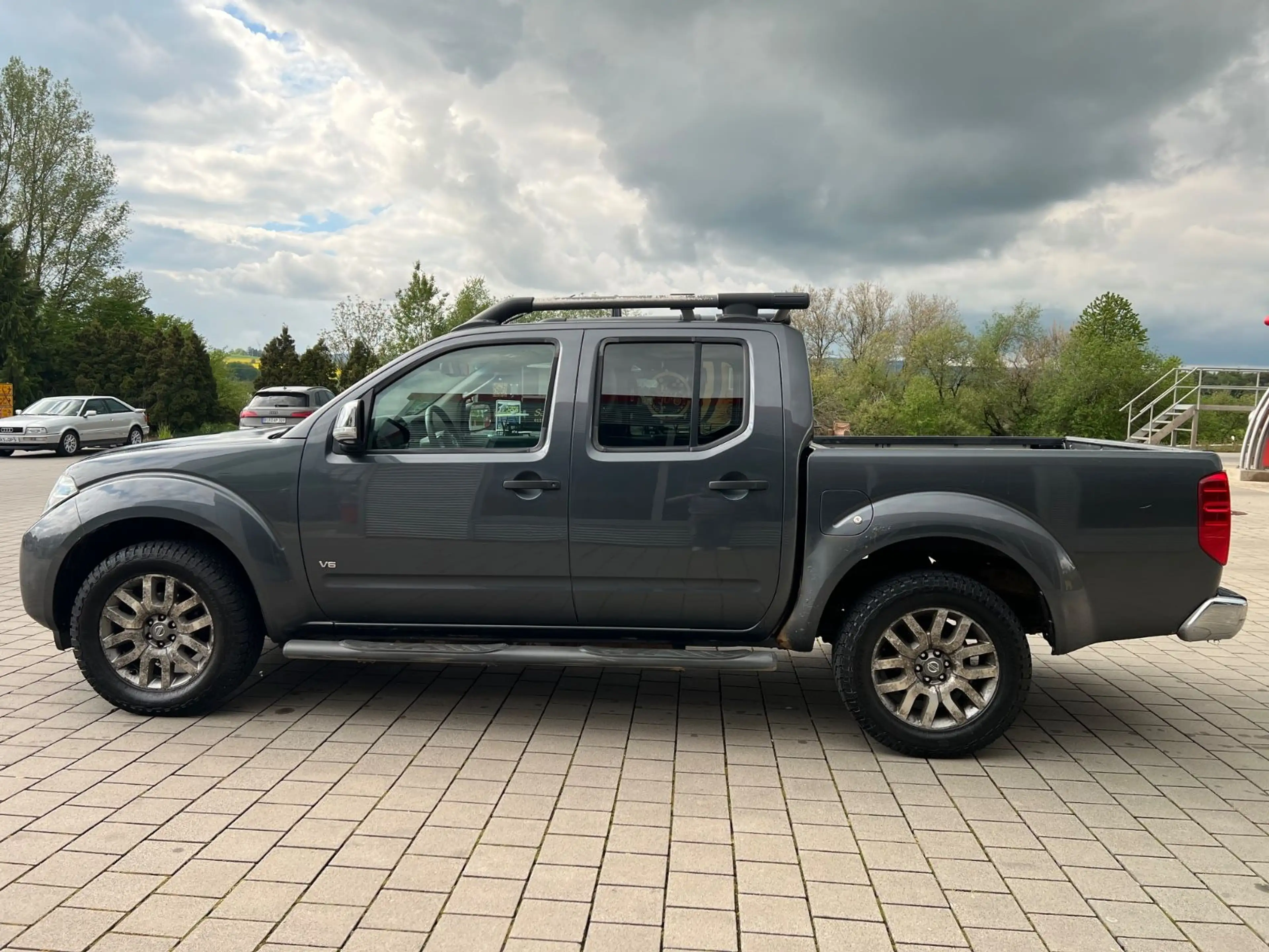 Nissan Navara Pickup Double Cab LE V6 4X4*NAVI*R-CAM*LM — photo 6