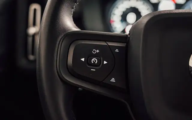 Volvo XC40 view 15