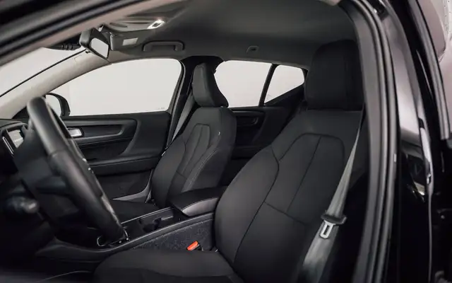 Volvo XC40 view 9
