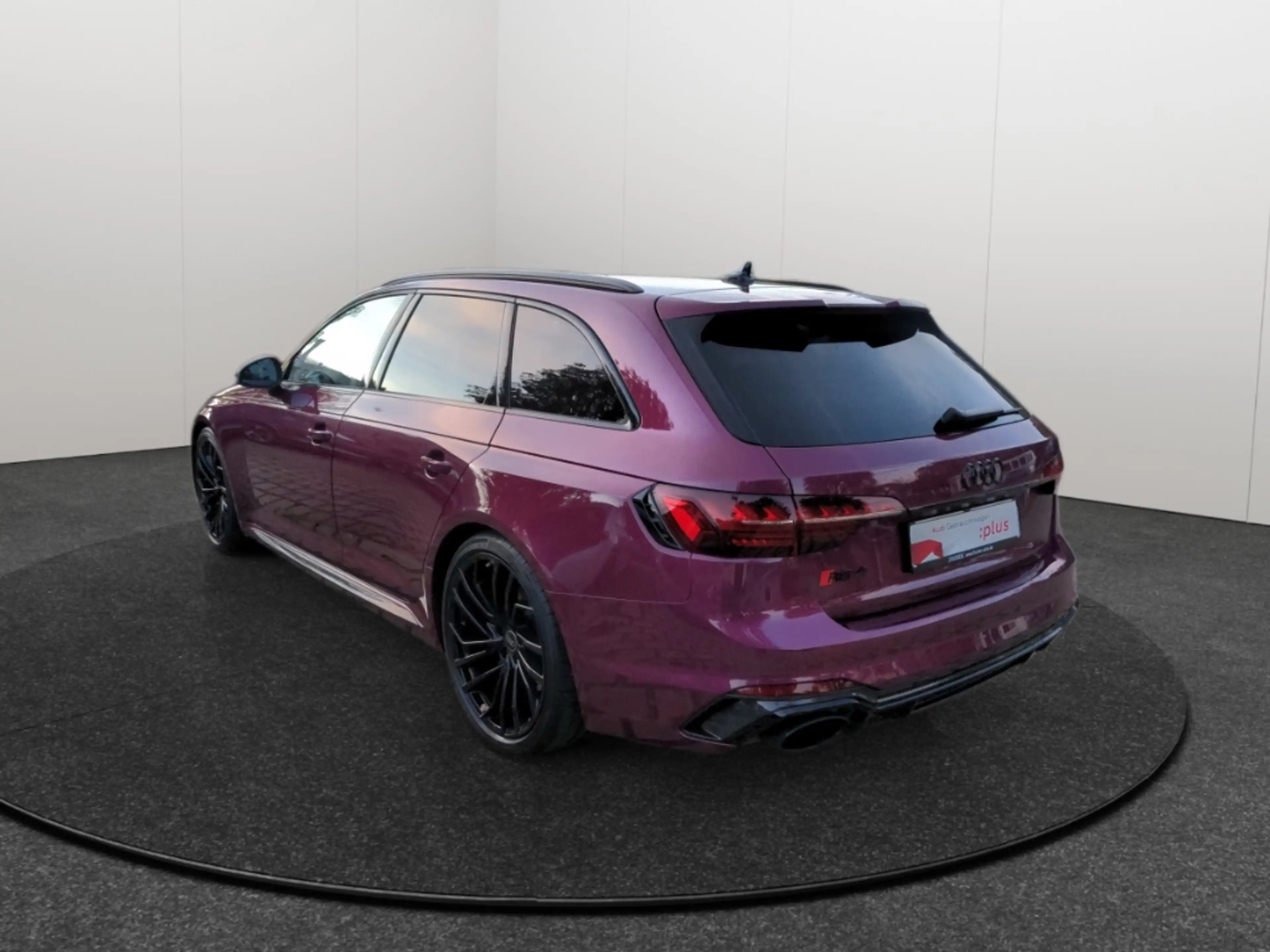 Audi RS4 Avant TFSI quattro Matrix Navi HUD B&O Rear View S — photo 4