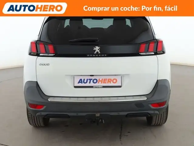 Peugeot 5008 view 5