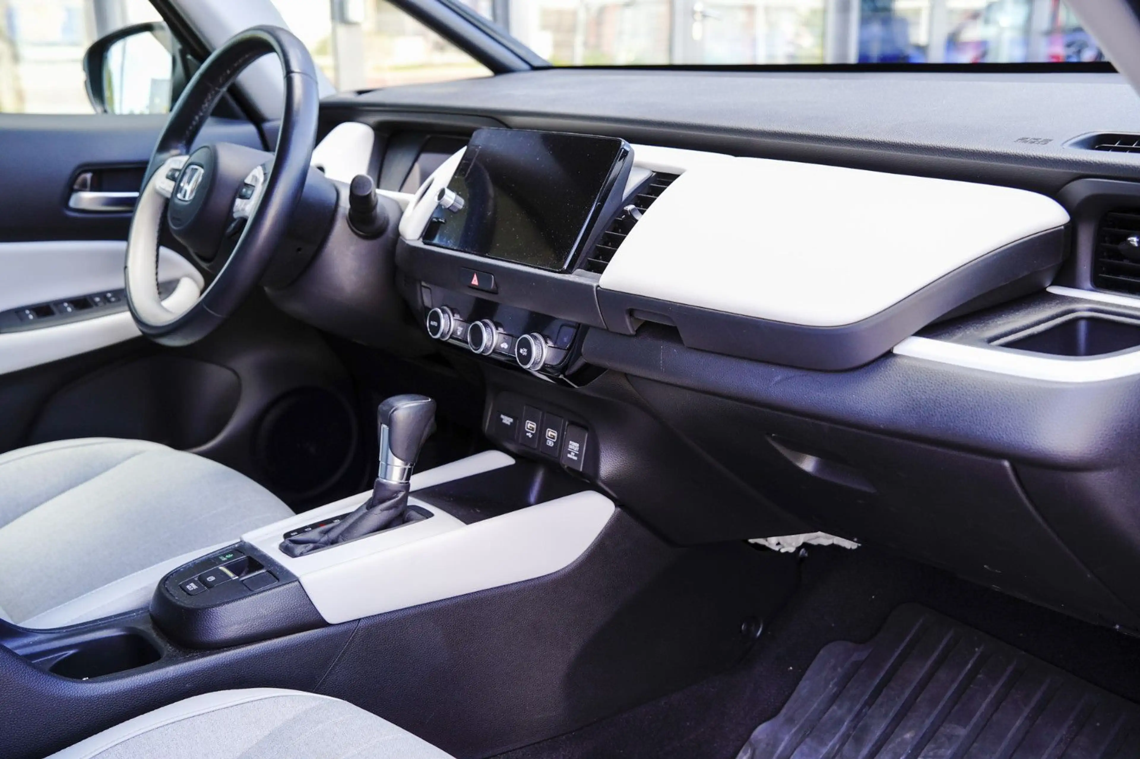 Honda Jazz e:HEV 1.5i-MMD Executive -mit AHK! — photo 13