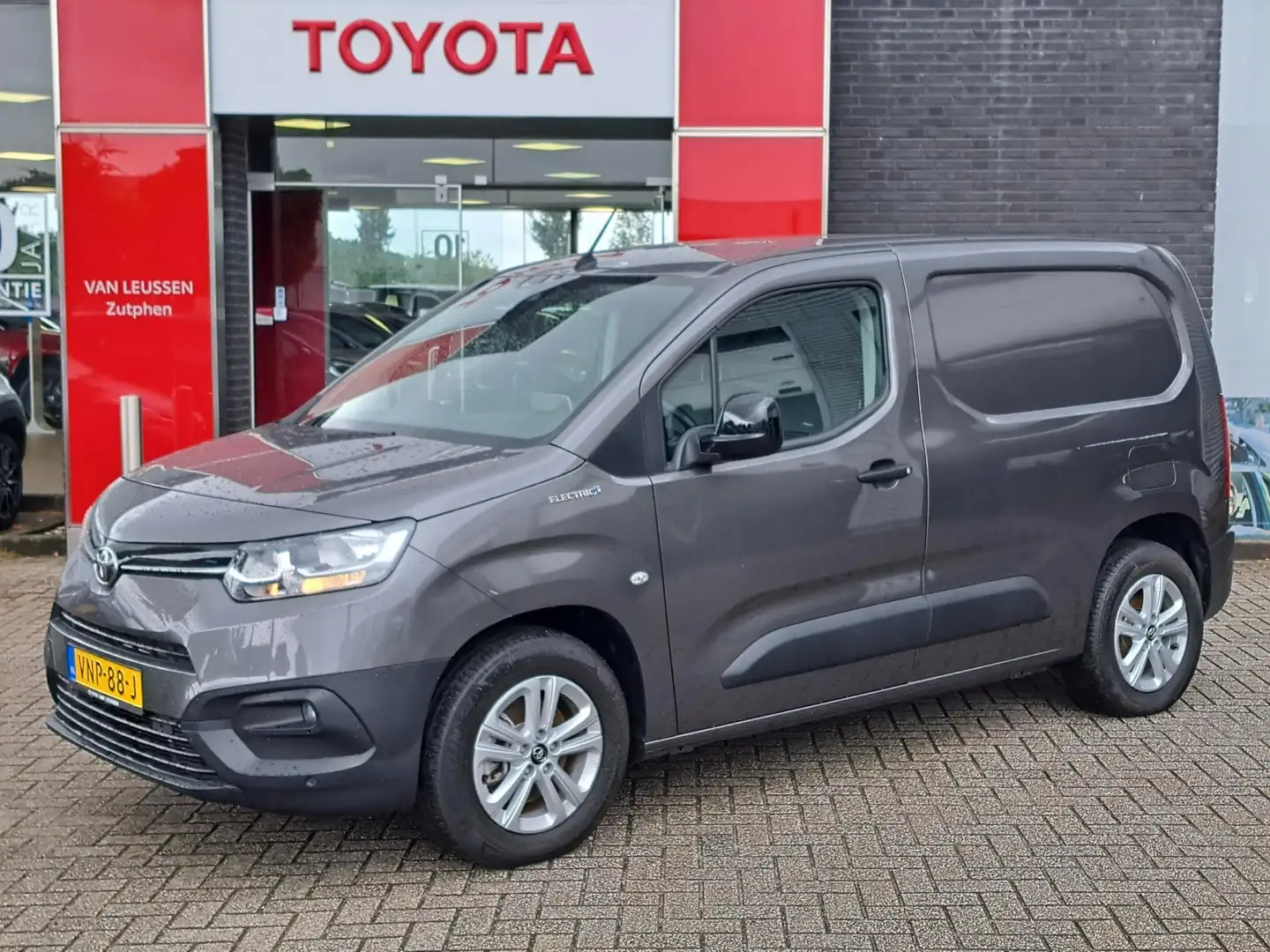 Toyota Proace City FIRST EDITON 50KWH ELECTRIC NL-AUTO 1E-EIG APPLE/A Grijs - 1