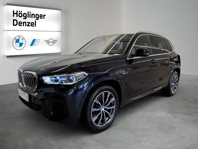 BMW X5 view 2