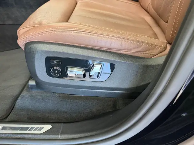 BMW X5 view 6
