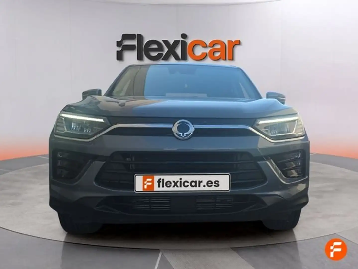 SsangYong Korando G15 Urban Plus 4x2 L.P. Gris - 2