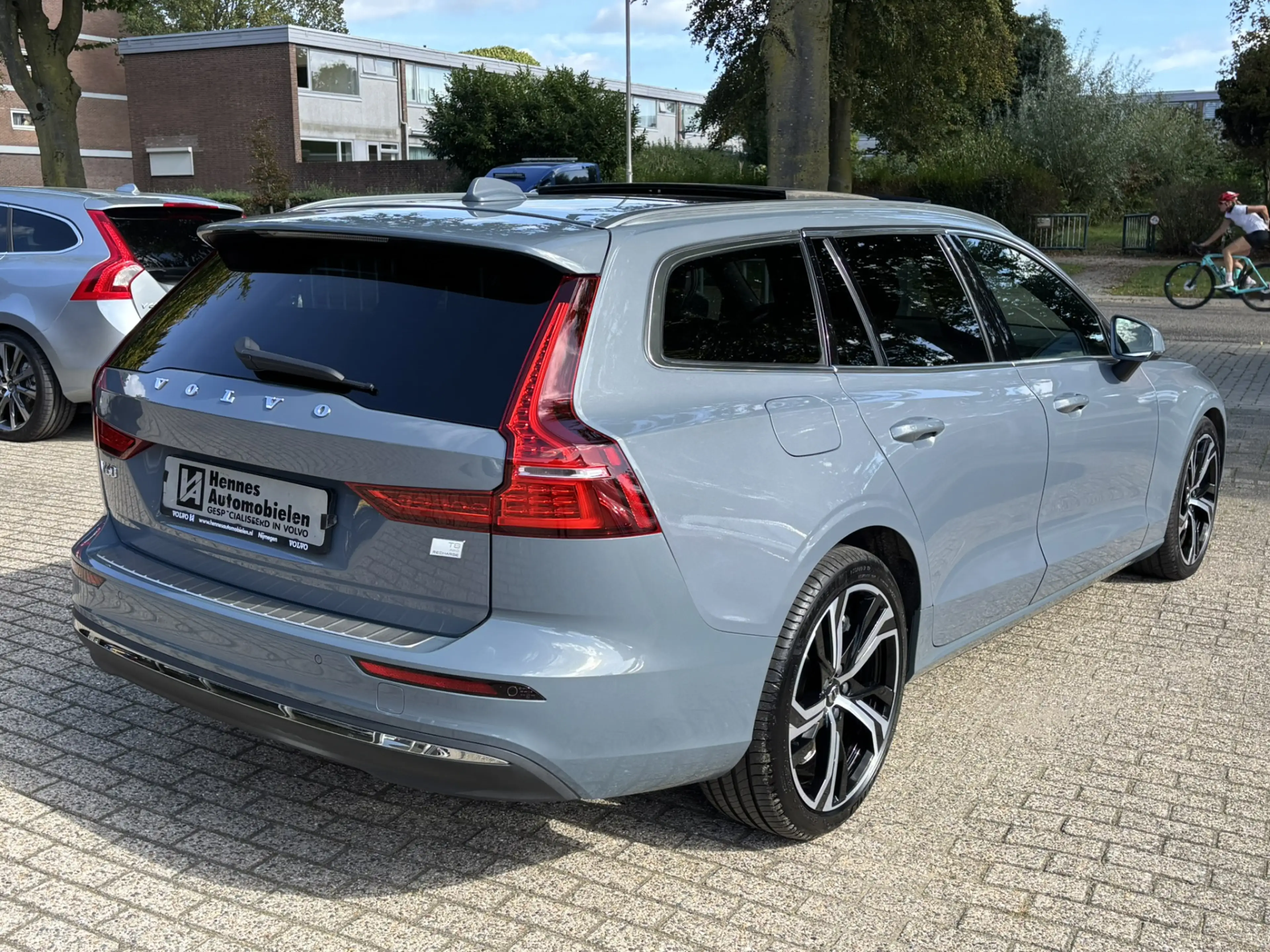 Volvo V60 T8 455pk AWD Ultimate Bright Pano Keyless HeadUp — photo 21