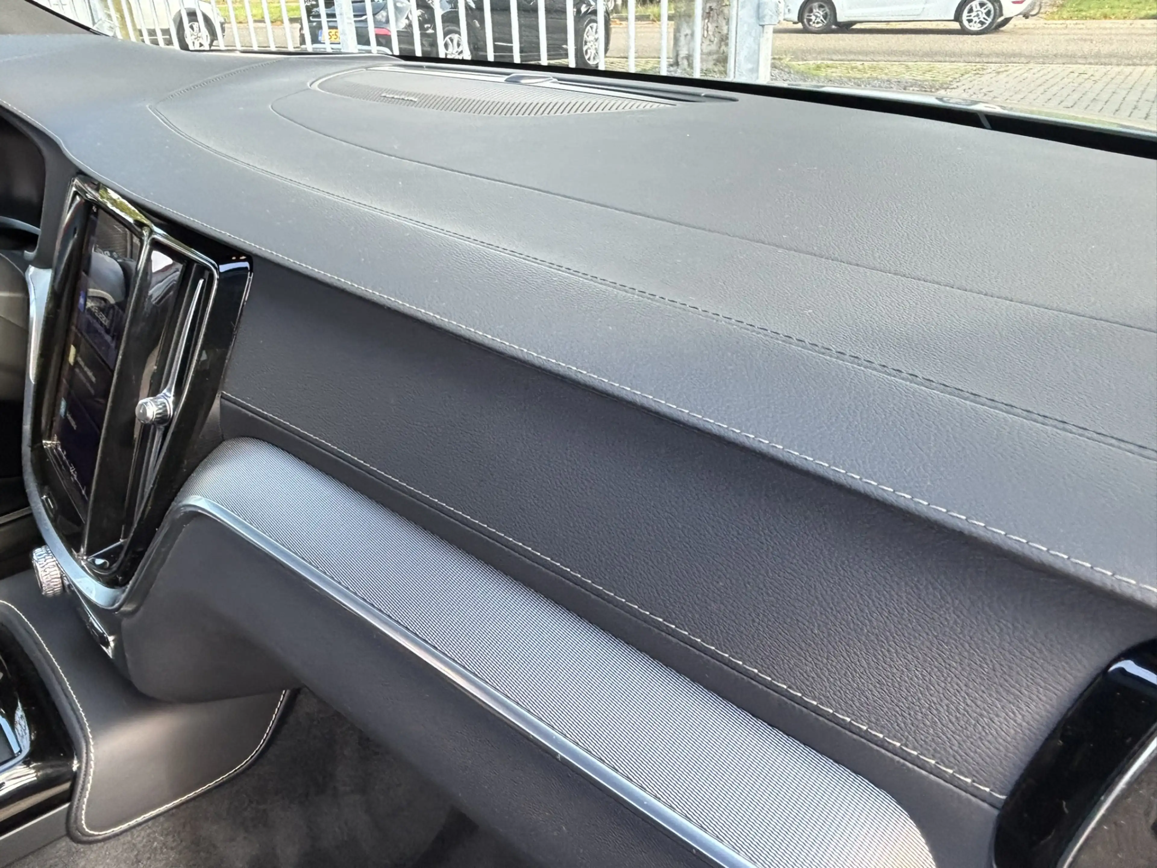 Volvo V60 T8 455pk AWD Ultimate Bright Pano Keyless HeadUp — photo 15