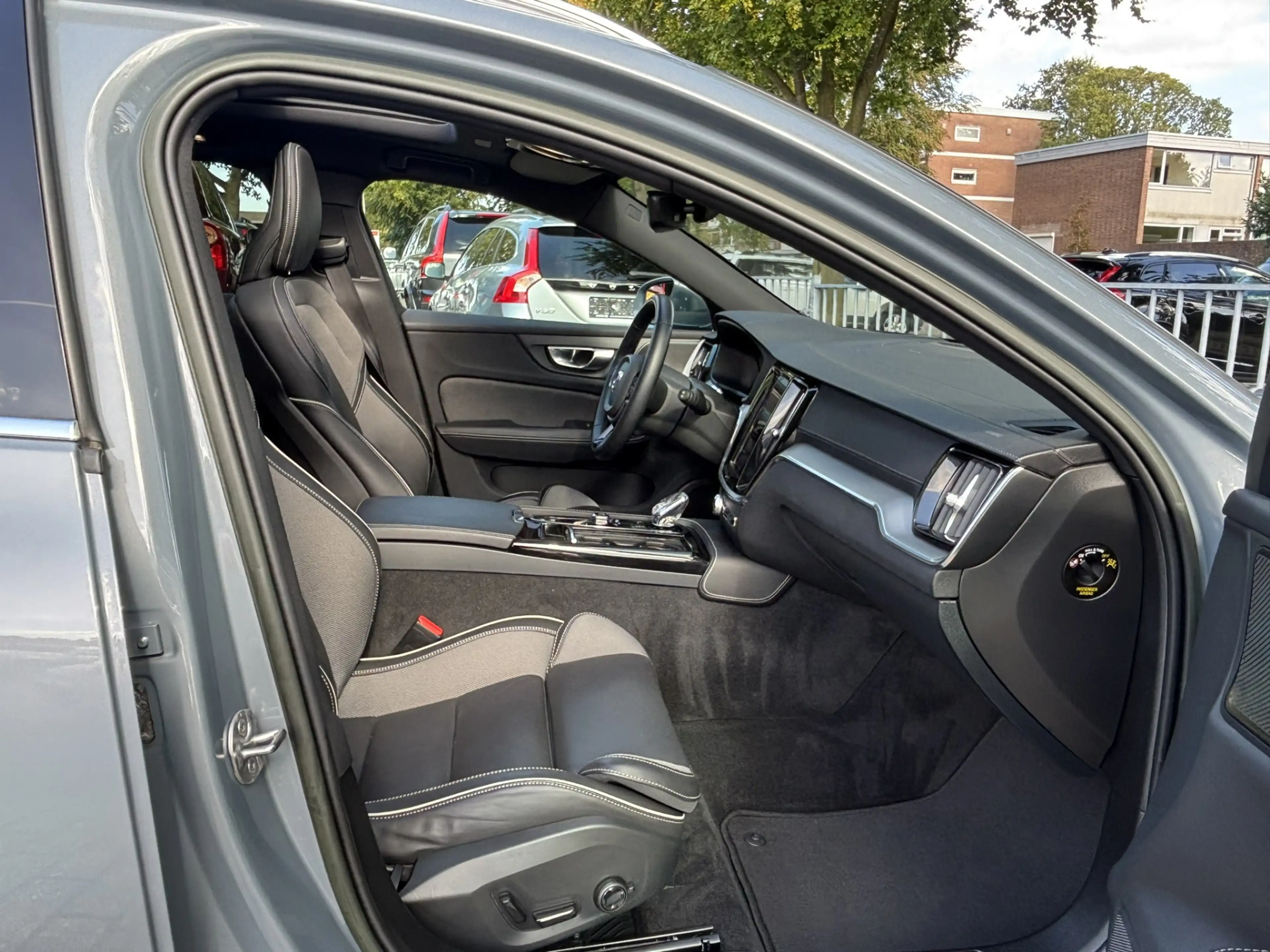 Volvo V60 T8 455pk AWD Ultimate Bright Pano Keyless HeadUp — photo 25