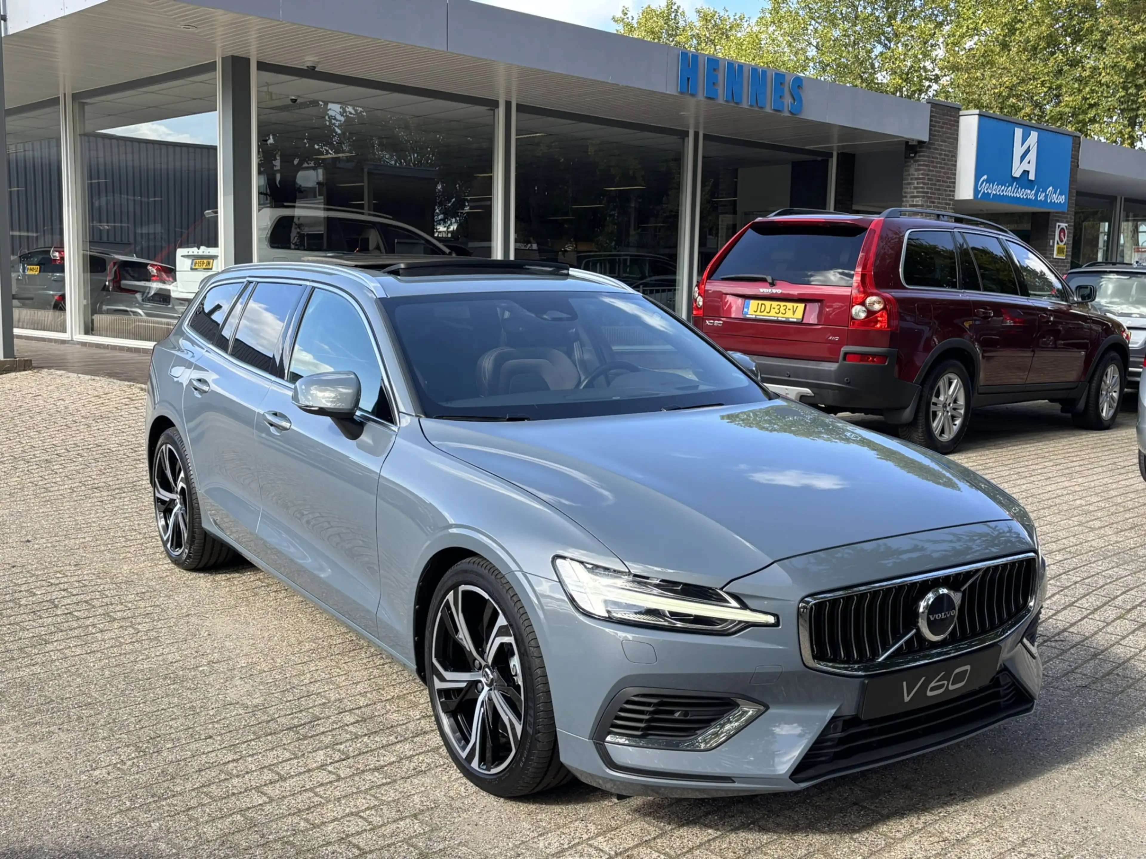 Volvo V60 T8 455pk AWD Ultimate Bright Pano Keyless HeadUp — photo 19