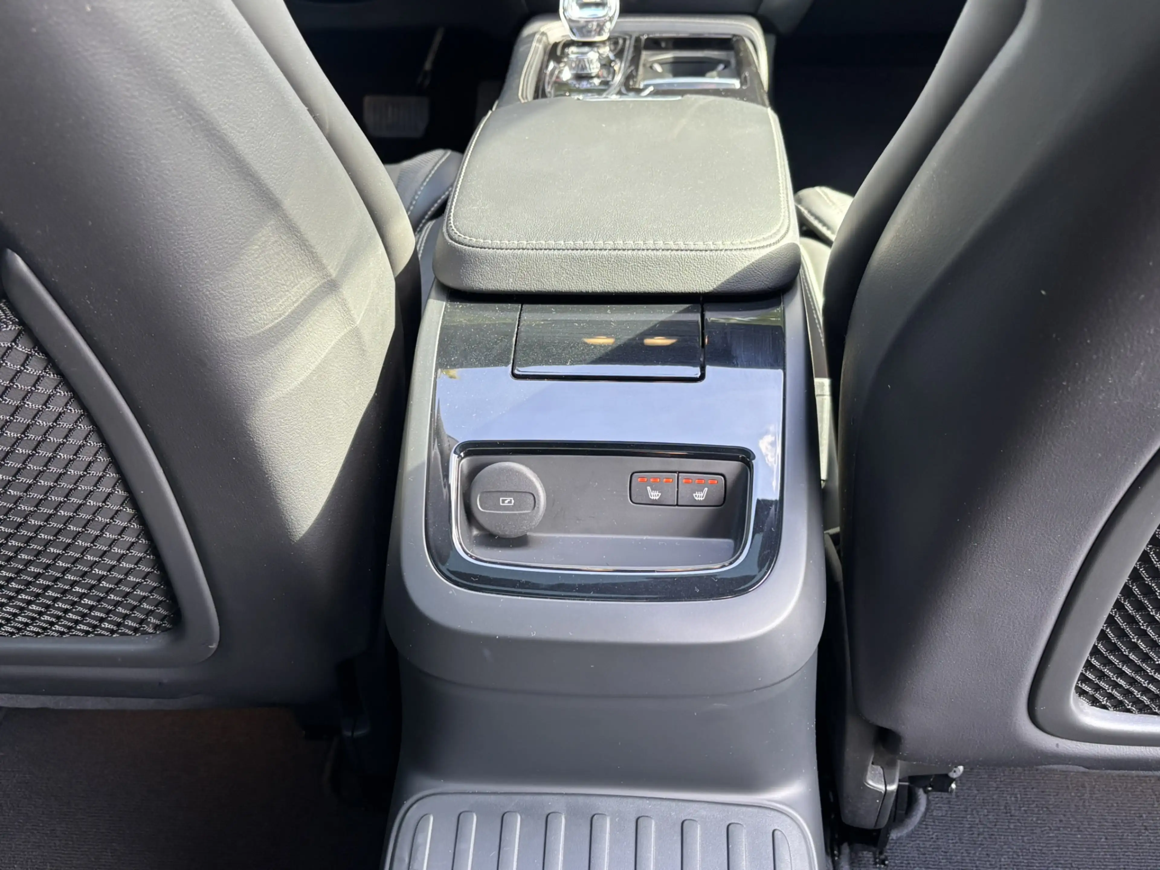 Volvo V60 T8 455pk AWD Ultimate Bright Pano Keyless HeadUp — photo 11