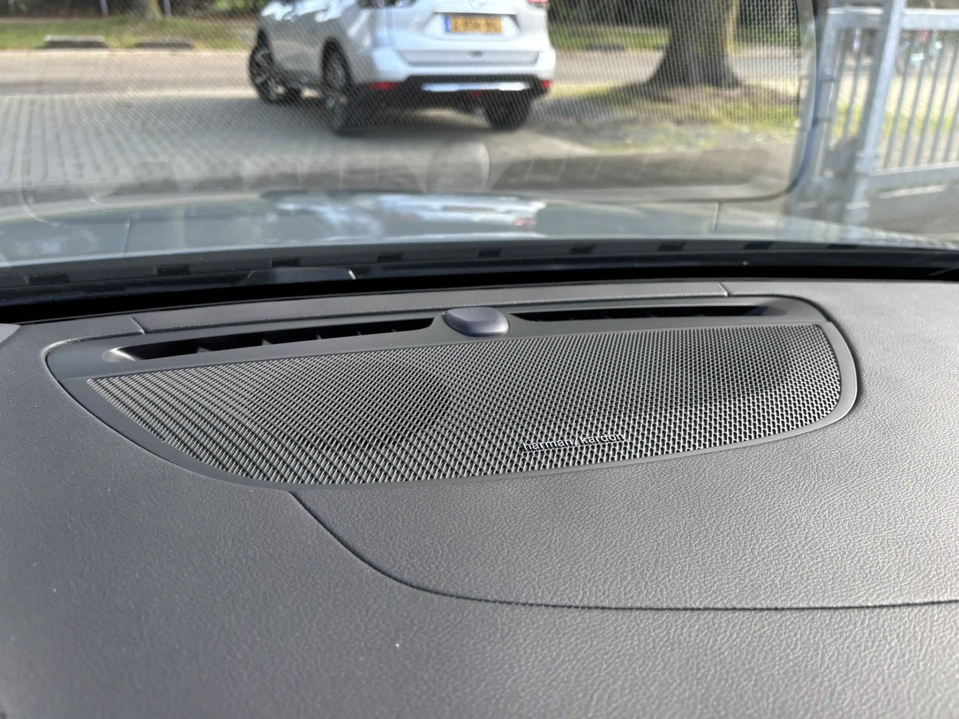 Volvo V60 T8 455pk AWD Ultimate Bright Pano Keyless HeadUp — photo 30