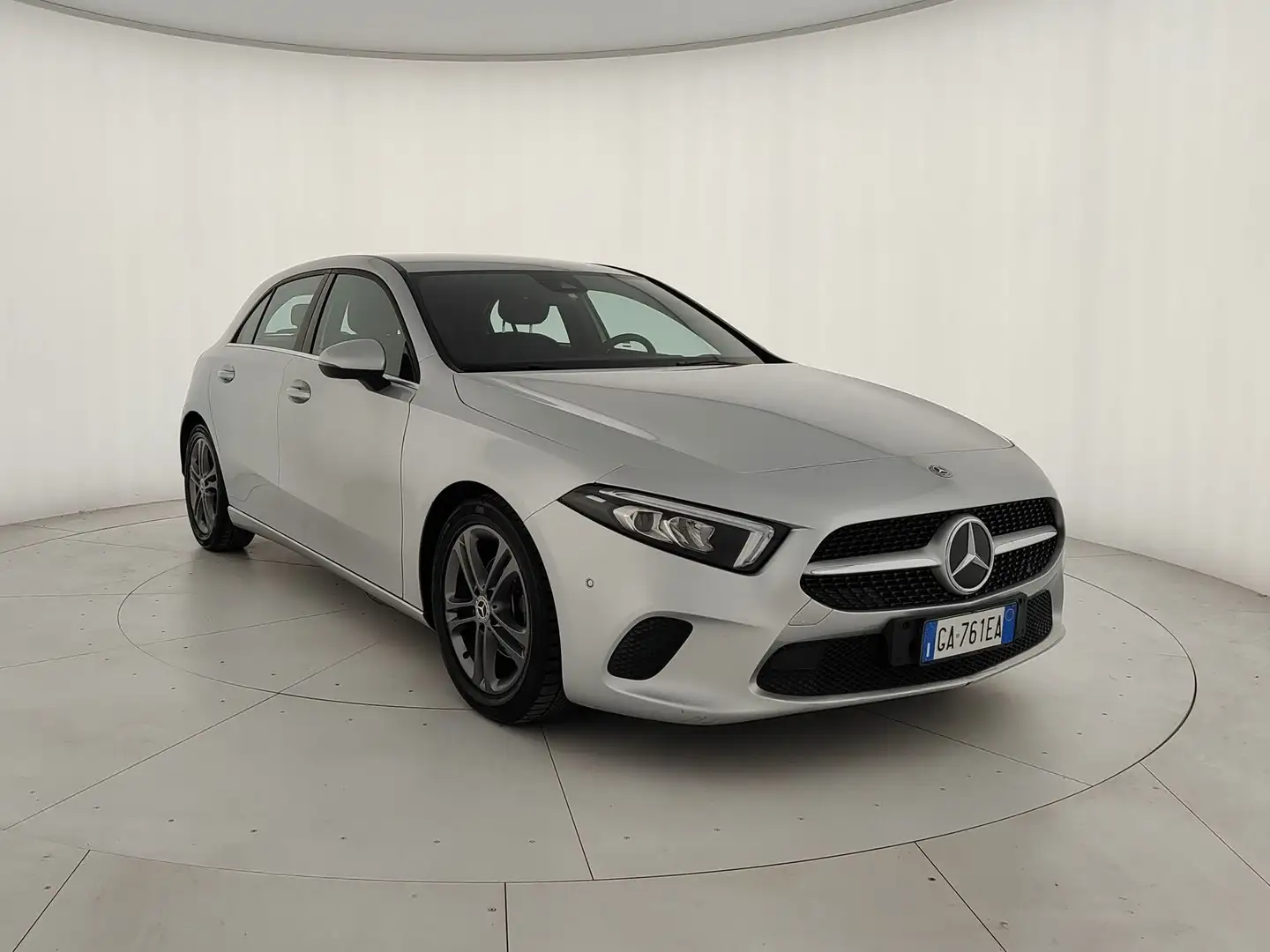 Mercedes-Benz A 180 A 180 d Business auto Grigio - 1