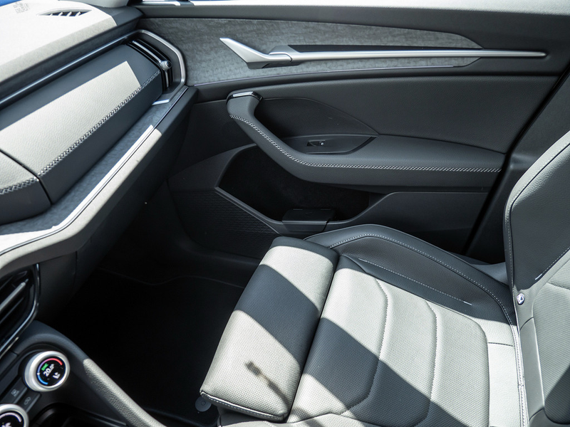 Skoda Kodiaq 1.5 TSI iV Selection AHK ACC HUD 360° — photo 11