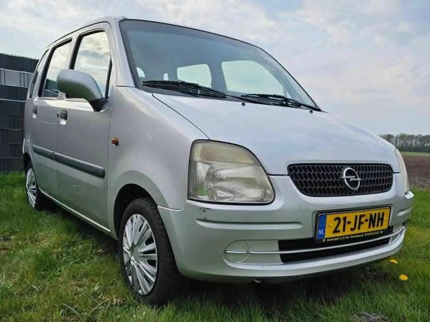 Opel Agila Agila 1.0-12V Comfort Zilver - 1