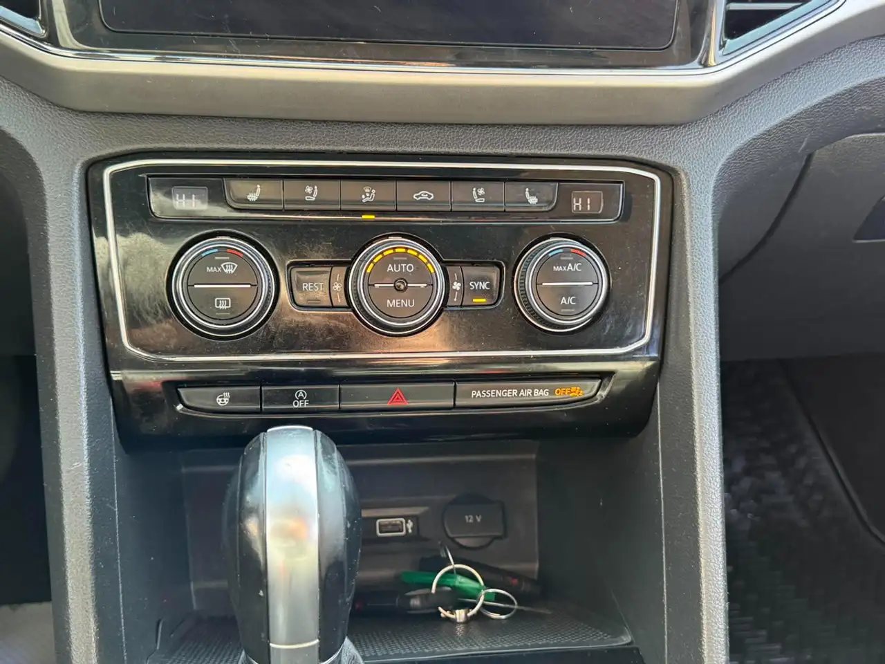 Volkswagen Atlas снимка Volkswagen Atlas