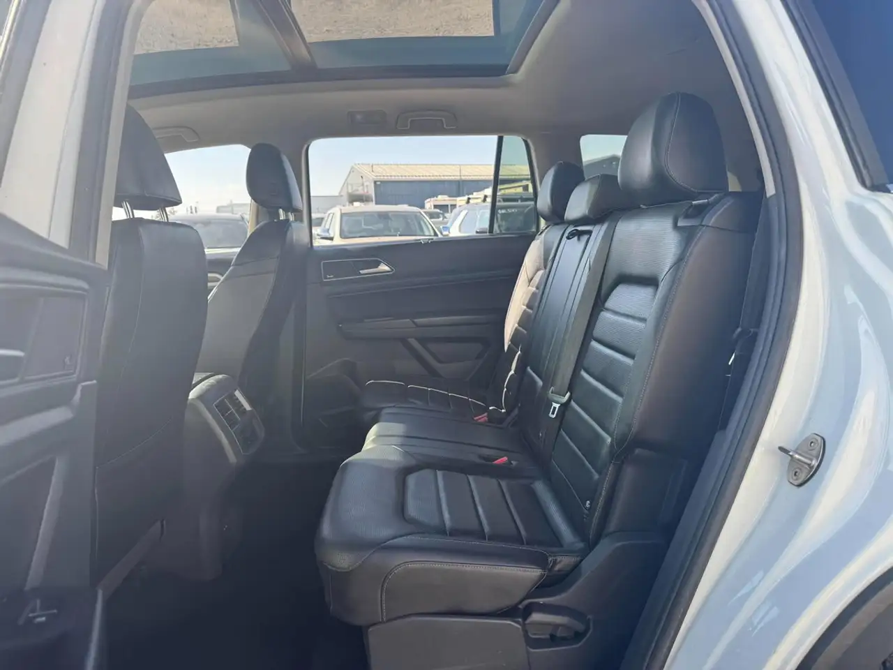 Volkswagen Atlas снимка Volkswagen Atlas