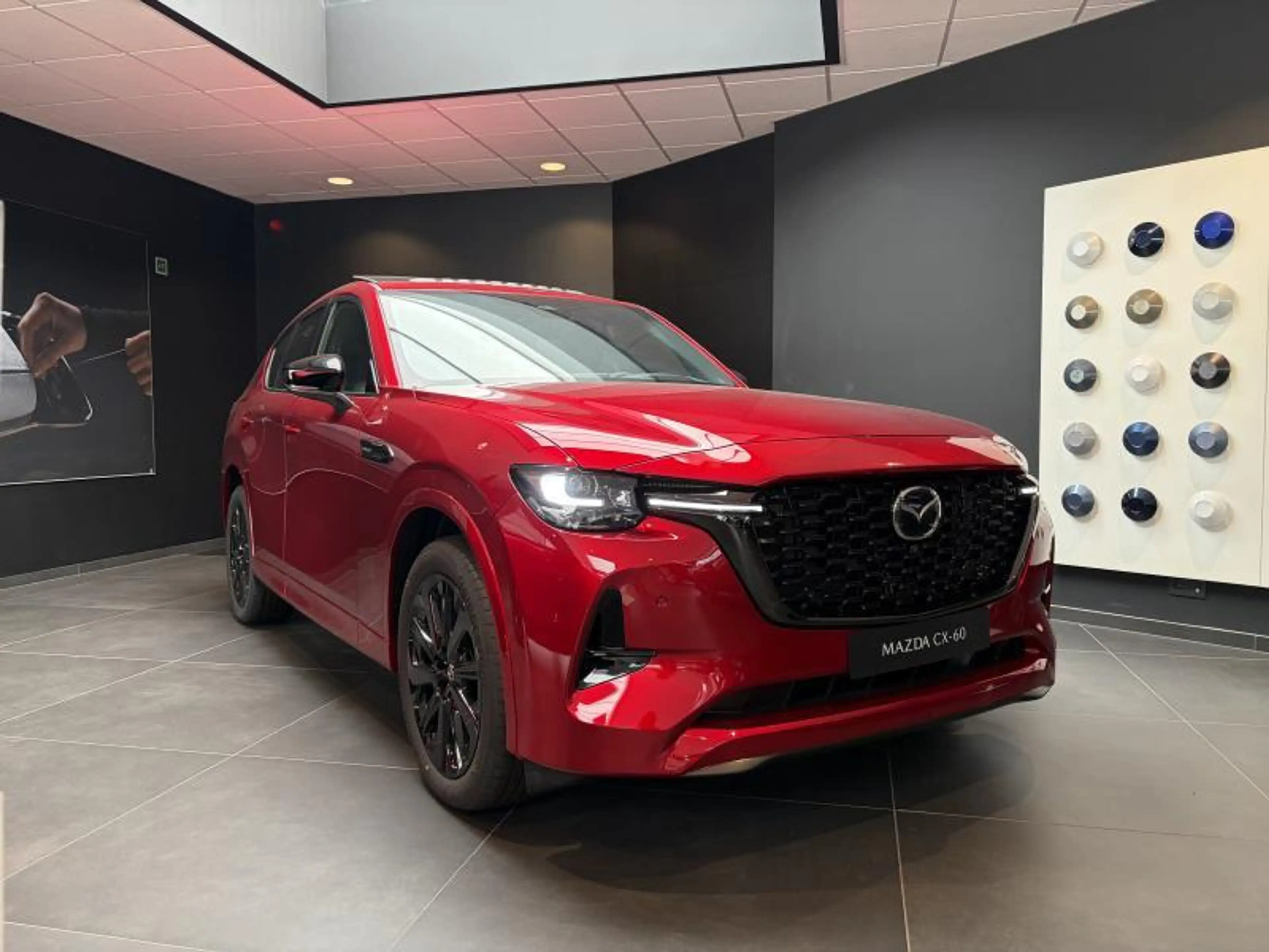 Mazda CX-60 2.5L e-SKYACTIV PHEV- AWD HOMURA PLUS — photo 3