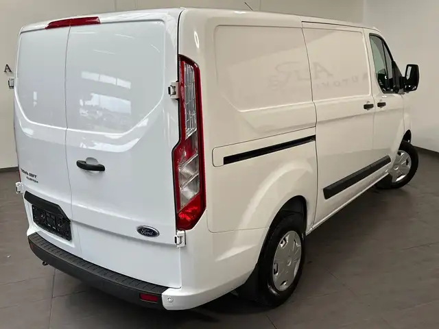 Ford Transit Custom view 4