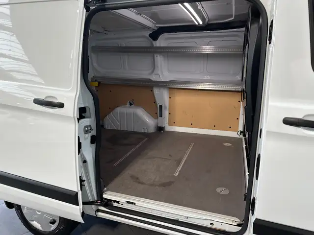 Ford Transit Custom view 6