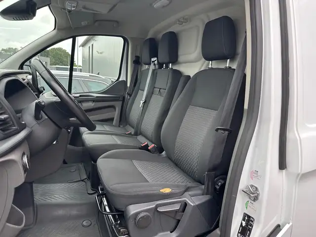 Ford Transit Custom view 9