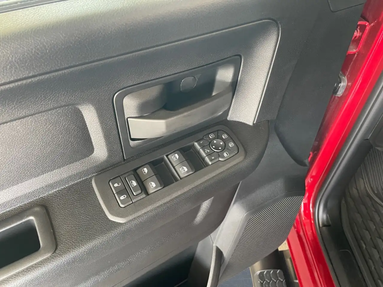 RAM 2500 снимка RAM 2500