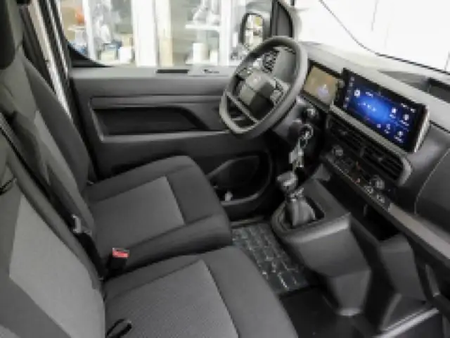 Opel Vivaro view 3