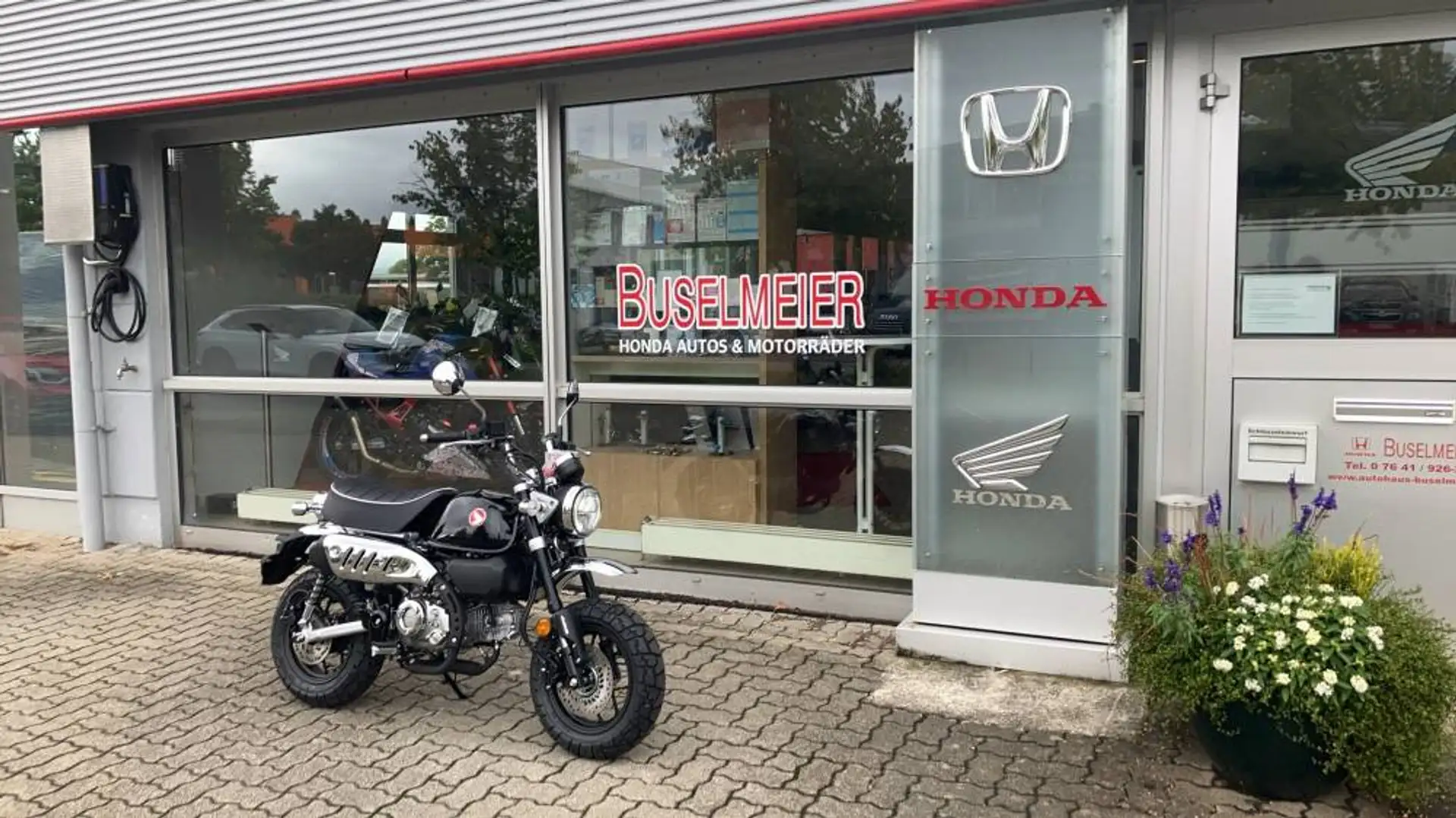 Honda Monkey 125 ABS 2025 Plateado - 1